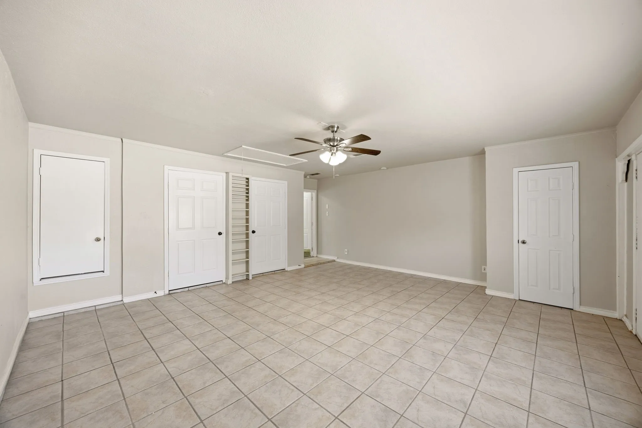 Single Family Residence For Sale in Collin County , 709 Flagstone Way, Wylie, Texas 75098, 3 Bedroom, 2 Bathroom, Garage spaces, 1,654 Sqft, built in 1996, Preowned, mls#21229761, Real Estate Agent in Wylie, Homes For Sale in Collin county, Homes For Sale in Wylie, Realtor in Wylie Texas, Real Estate Brokerage Independent Realty Texas, Luminita Cordes Realtor