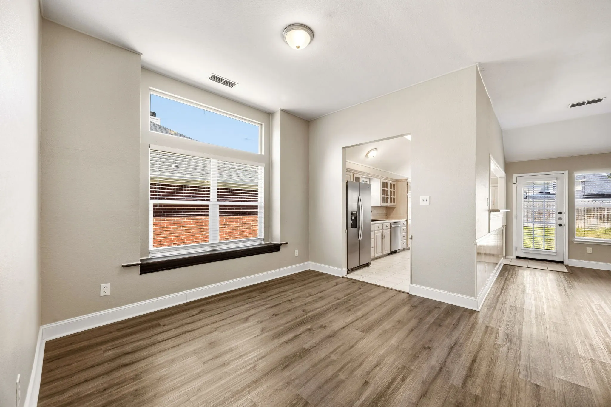 Single Family Residence For Sale in Collin County , 709 Flagstone Way, Wylie, Texas 75098, 3 Bedroom, 2 Bathroom, Garage spaces, 1,654 Sqft, built in 1996, Preowned, mls#21229761, Real Estate Agent in Wylie, Homes For Sale in Collin county, Homes For Sale in Wylie, Realtor in Wylie Texas, Real Estate Brokerage Independent Realty Texas, Luminita Cordes Realtor