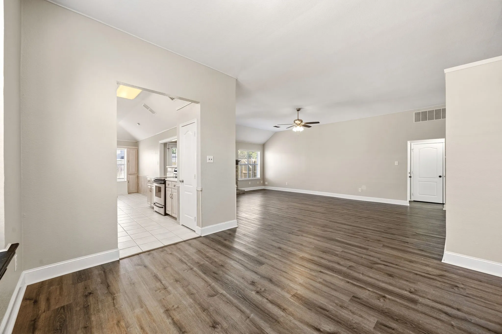 Single Family Residence For Sale in Collin County , 709 Flagstone Way, Wylie, Texas 75098, 3 Bedroom, 2 Bathroom, Garage spaces, 1,654 Sqft, built in 1996, Preowned, mls#21229761, Real Estate Agent in Wylie, Homes For Sale in Collin county, Homes For Sale in Wylie, Realtor in Wylie Texas, Real Estate Brokerage Independent Realty Texas, Luminita Cordes Realtor