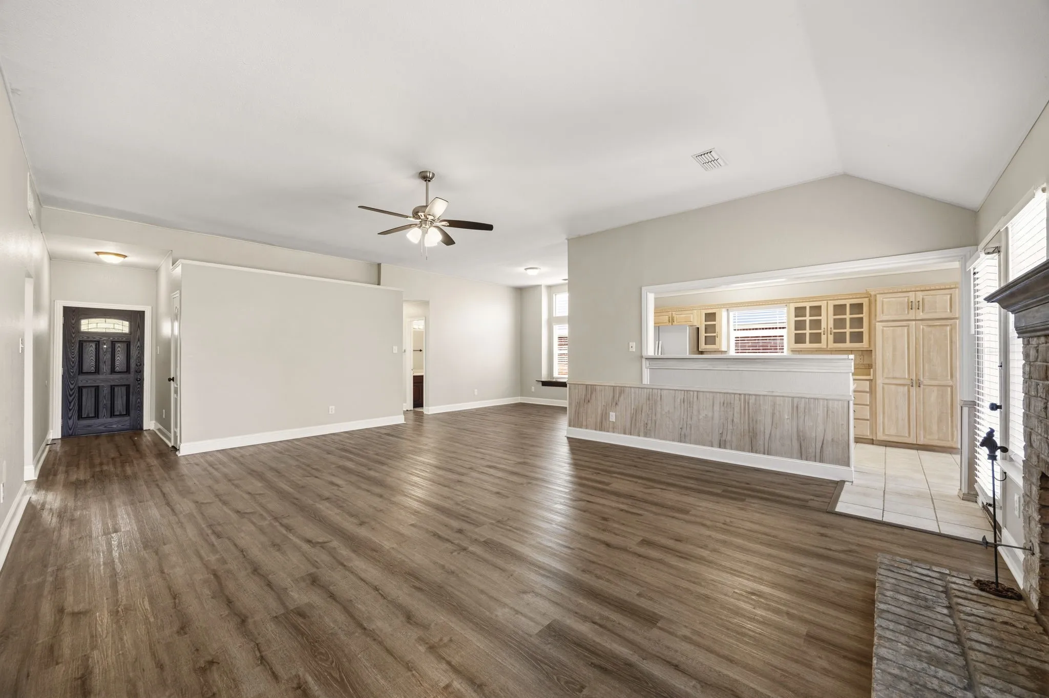 Single Family Residence For Sale in Collin County , 709 Flagstone Way, Wylie, Texas 75098, 3 Bedroom, 2 Bathroom, Garage spaces, 1,654 Sqft, built in 1996, Preowned, mls#21229761, Real Estate Agent in Wylie, Homes For Sale in Collin county, Homes For Sale in Wylie, Realtor in Wylie Texas, Real Estate Brokerage Independent Realty Texas, Luminita Cordes Realtor
