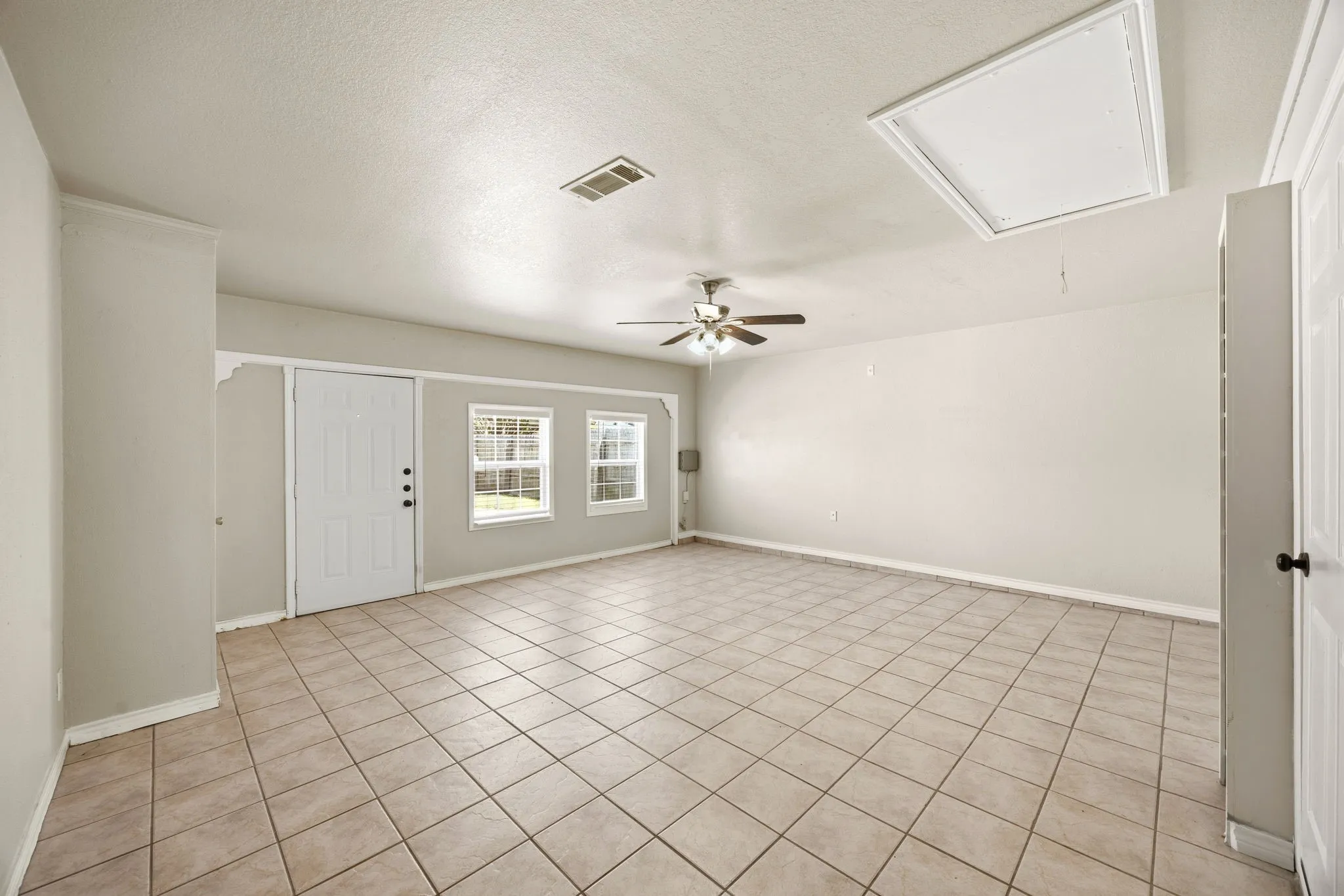 Single Family Residence For Sale in Collin County , 709 Flagstone Way, Wylie, Texas 75098, 3 Bedroom, 2 Bathroom, Garage spaces, 1,654 Sqft, built in 1996, Preowned, mls#21229761, Real Estate Agent in Wylie, Homes For Sale in Collin county, Homes For Sale in Wylie, Realtor in Wylie Texas, Real Estate Brokerage Independent Realty Texas, Luminita Cordes Realtor