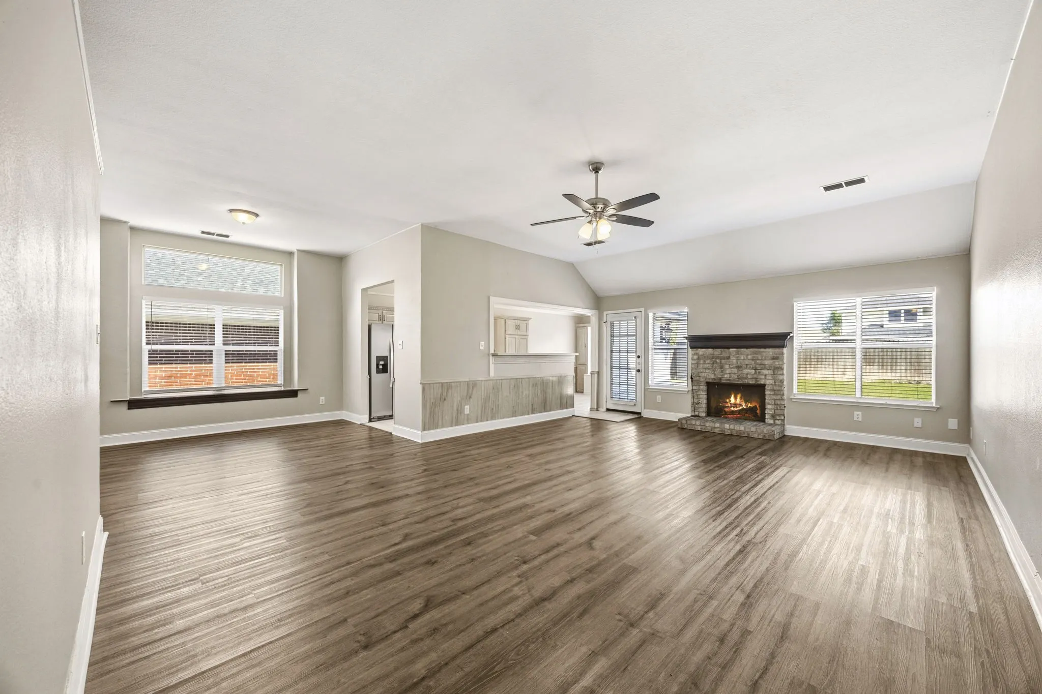 Single Family Residence For Sale in Collin County , 709 Flagstone Way, Wylie, Texas 75098, 3 Bedroom, 2 Bathroom, Garage spaces, 1,654 Sqft, built in 1996, Preowned, mls#21229761, Real Estate Agent in Wylie, Homes For Sale in Collin county, Homes For Sale in Wylie, Realtor in Wylie Texas, Real Estate Brokerage Independent Realty Texas, Luminita Cordes Realtor