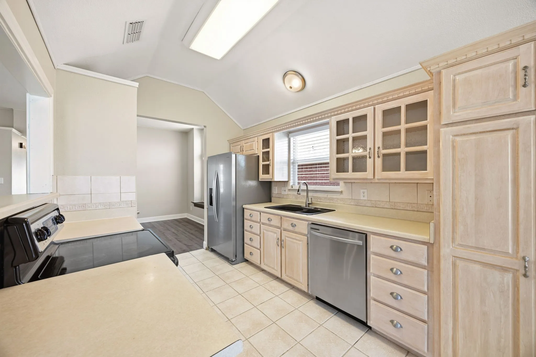 Single Family Residence For Sale in Collin County , 709 Flagstone Way, Wylie, Texas 75098, 3 Bedroom, 2 Bathroom, Garage spaces, 1,654 Sqft, built in 1996, Preowned, mls#21229761, Real Estate Agent in Wylie, Homes For Sale in Collin county, Homes For Sale in Wylie, Realtor in Wylie Texas, Real Estate Brokerage Independent Realty Texas, Luminita Cordes Realtor