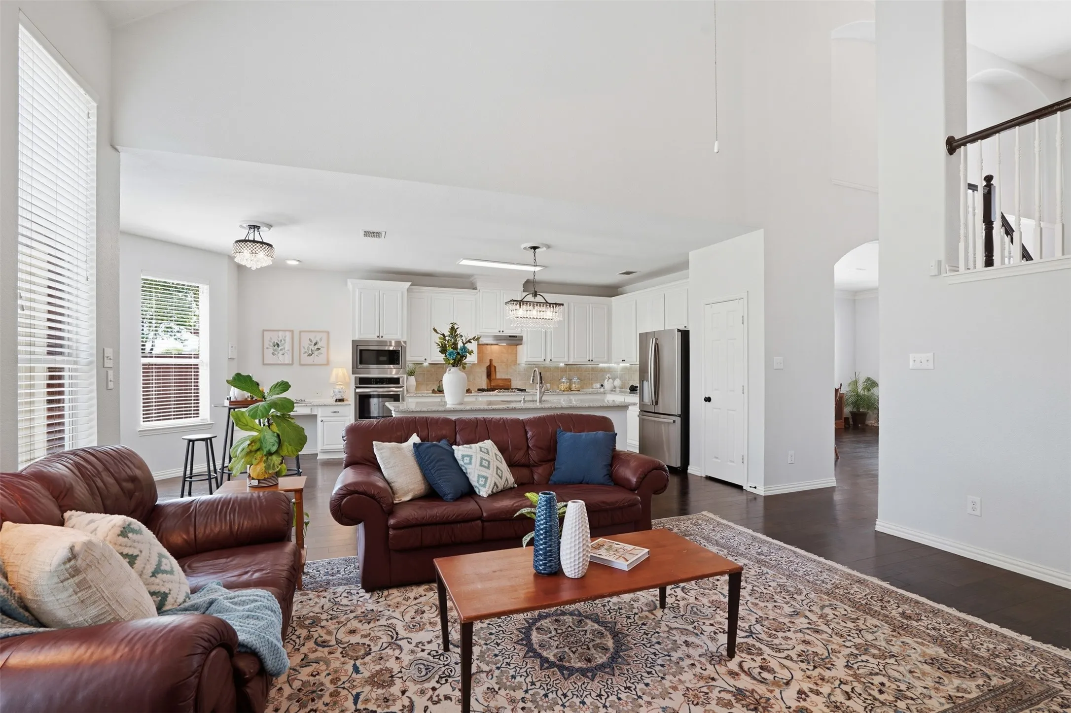 Single Family Residence For Sale in Collin County , 913 Royal Oaks Drive, Mc Kinney, Texas 75072, 5 Bedroom, 4 Bathroom, 2 Garage spaces, 3,416 Sqft, built in 2004, Preowned, mls#21234167, Real Estate Agent in Mc Kinney, Homes For Sale in Collin county, Homes For Sale in Mc Kinney, Realtor in Mc Kinney Texas, Real Estate Brokerage Independent Realty Texas, Luminita Cordes Realtor