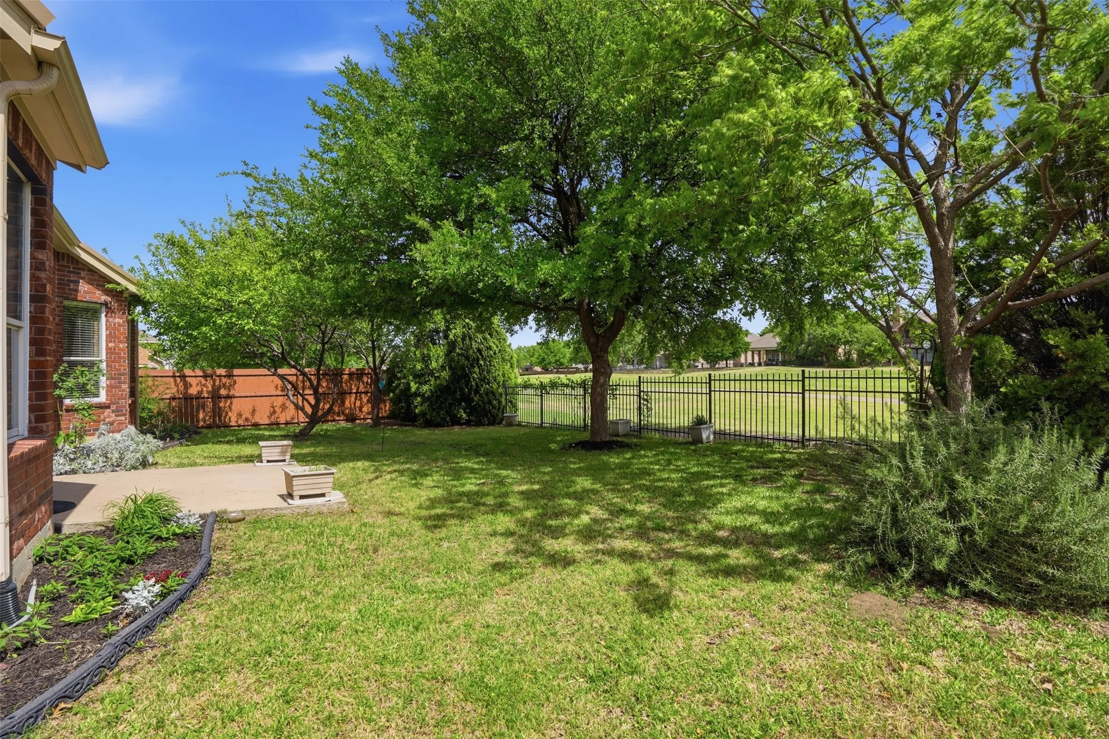 Single Family Residence For Sale in Collin County , 913 Royal Oaks Drive, Mc Kinney, Texas 75072, 5 Bedroom, 4 Bathroom, 2 Garage spaces, 3,416 Sqft, built in 2004, Preowned, mls#21234167, Real Estate Agent in Mc Kinney, Homes For Sale in Collin county, Homes For Sale in Mc Kinney, Realtor in Mc Kinney Texas, Real Estate Brokerage Independent Realty Texas, Luminita Cordes Realtor