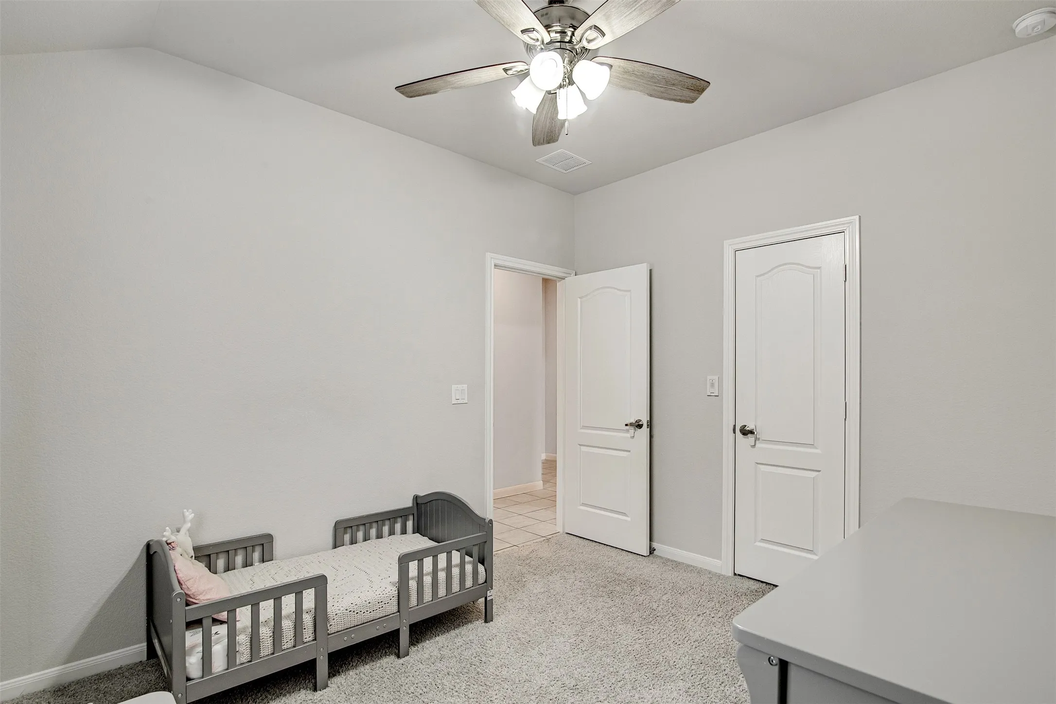 Single Family Residence For Sale in Johnson County , 1109 Nighthawk Trail, Alvarado, Texas 76009, 3 Bedroom, 2 Bathroom, 1 Garage spaces, 1,525 Sqft, built in 2020, Preowned, mls#21232466, Real Estate Agent in Alvarado, Homes For Sale in Johnson county, Homes For Sale in Alvarado, Realtor in Alvarado Texas, Real Estate Brokerage Independent Realty Texas, Luminita Cordes Realtor