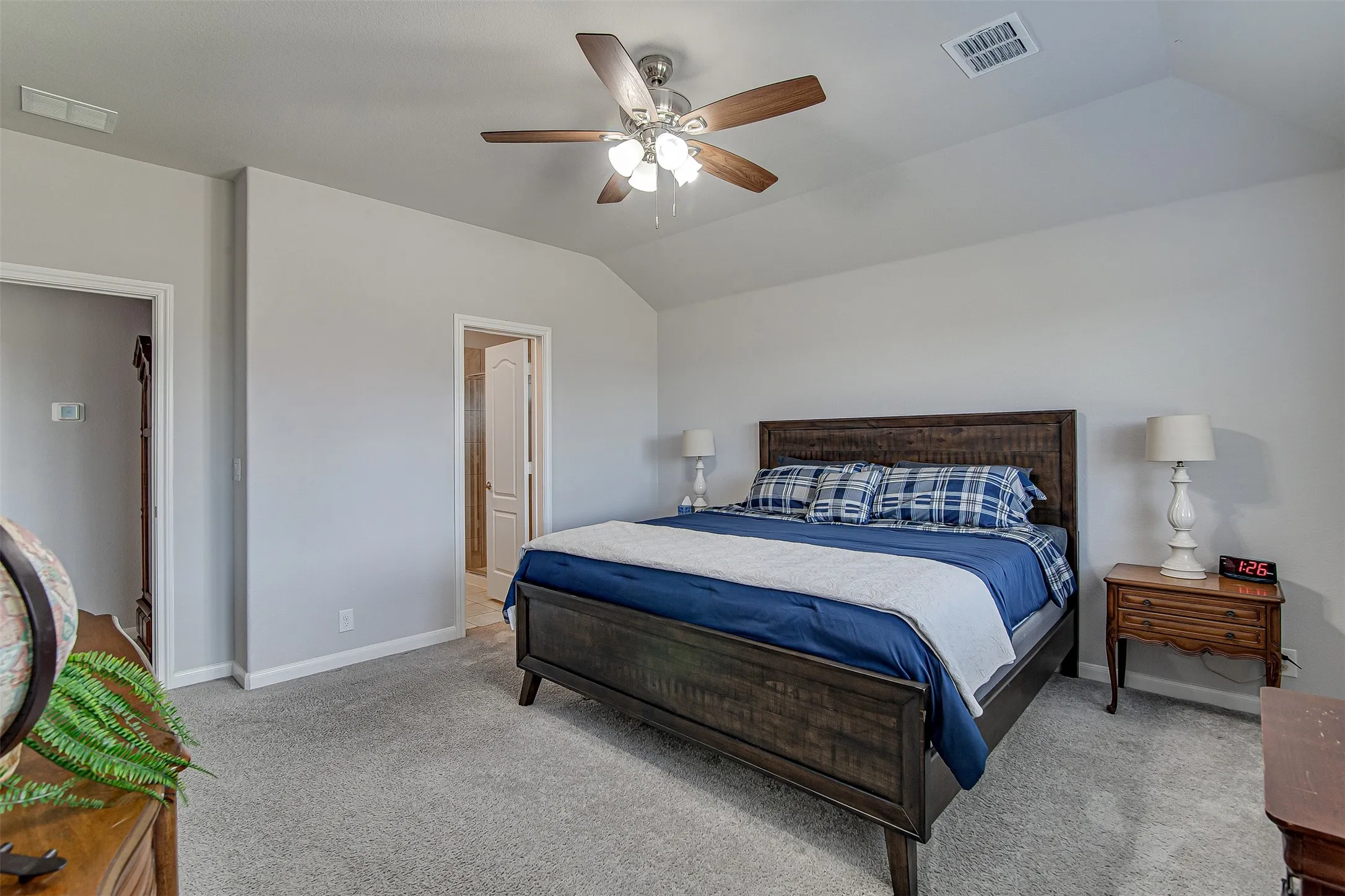 Single Family Residence For Sale in Johnson County , 1109 Nighthawk Trail, Alvarado, Texas 76009, 3 Bedroom, 2 Bathroom, 1 Garage spaces, 1,525 Sqft, built in 2020, Preowned, mls#21232466, Real Estate Agent in Alvarado, Homes For Sale in Johnson county, Homes For Sale in Alvarado, Realtor in Alvarado Texas, Real Estate Brokerage Independent Realty Texas, Luminita Cordes Realtor