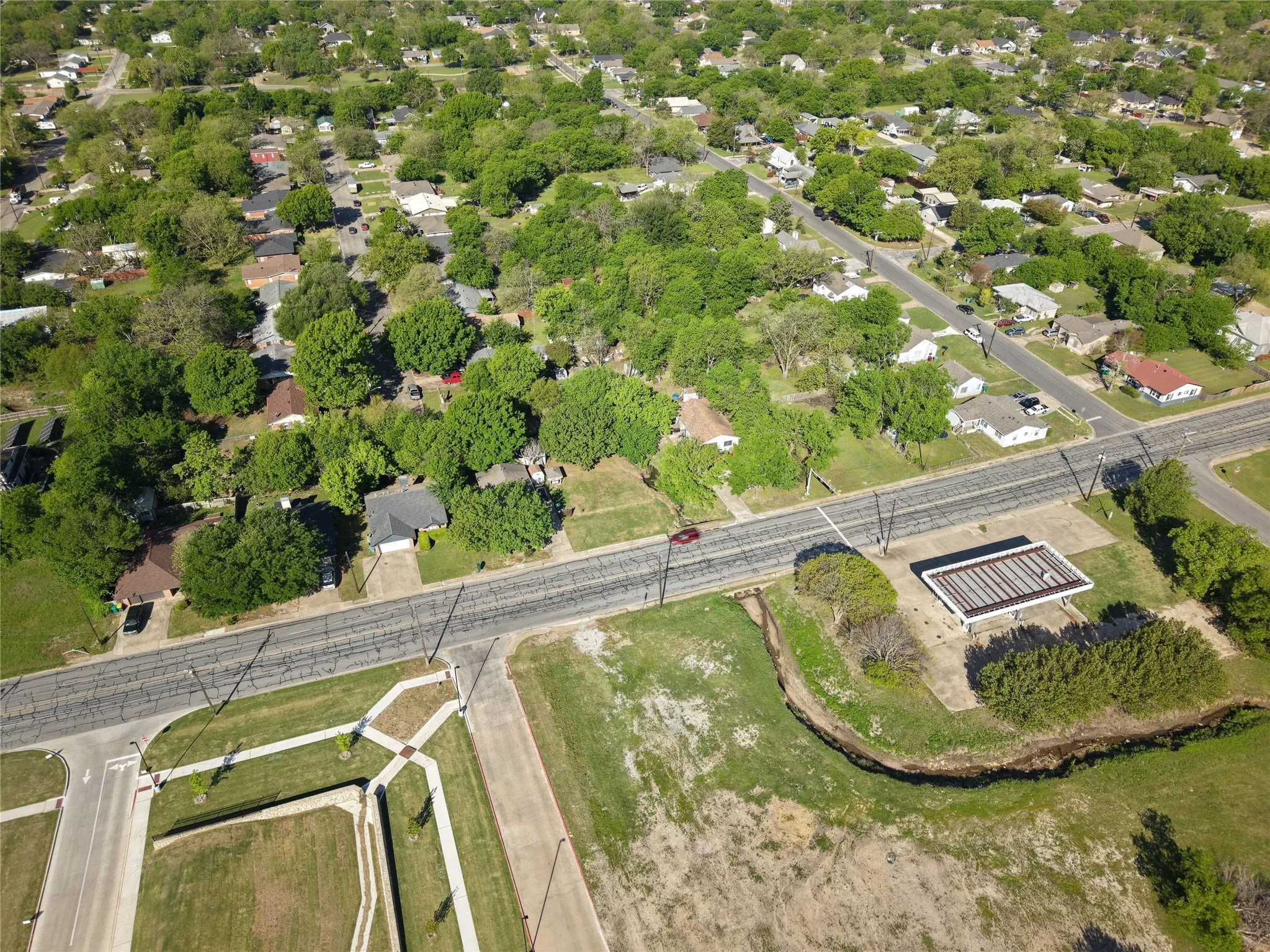Aerial view of property and surrounding area