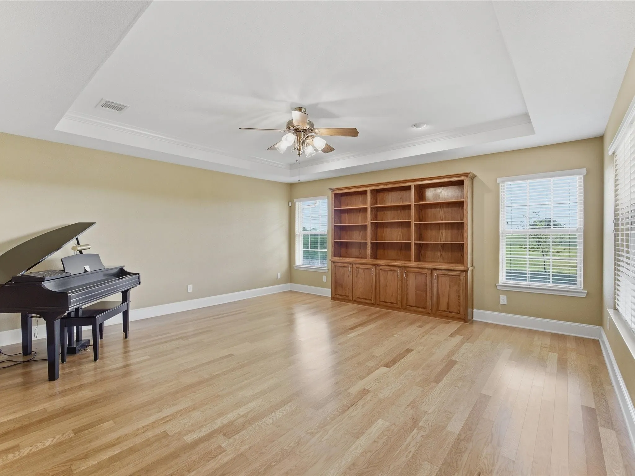 Single Family Residence For Sale in Ellis County , 6671 Fm 660, Ennis, Texas 75119, 4 Bedroom, 2 Bathroom, 3 Garage spaces, 2,640 Sqft, built in 2006, mls#21231402, Real Estate Agent in Ennis, Homes For Sale in Ellis county, Homes For Sale in Ennis, Realtor in Ennis Texas, Real Estate Brokerage Independent Realty Texas, Luminita Cordes Realtor