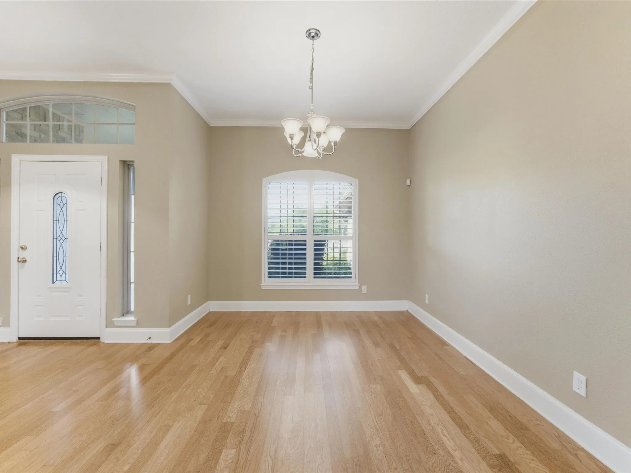 Single Family Residence For Sale in Ellis County , 6671 Fm 660, Ennis, Texas 75119, 4 Bedroom, 2 Bathroom, 3 Garage spaces, 2,640 Sqft, built in 2006, mls#21231402, Real Estate Agent in Ennis, Homes For Sale in Ellis county, Homes For Sale in Ennis, Realtor in Ennis Texas, Real Estate Brokerage Independent Realty Texas, Luminita Cordes Realtor