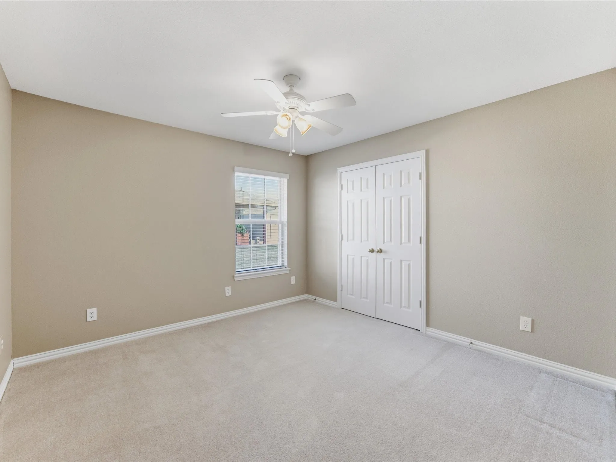Single Family Residence For Sale in Ellis County , 6671 Fm 660, Ennis, Texas 75119, 4 Bedroom, 2 Bathroom, 3 Garage spaces, 2,640 Sqft, built in 2006, mls#21231402, Real Estate Agent in Ennis, Homes For Sale in Ellis county, Homes For Sale in Ennis, Realtor in Ennis Texas, Real Estate Brokerage Independent Realty Texas, Luminita Cordes Realtor