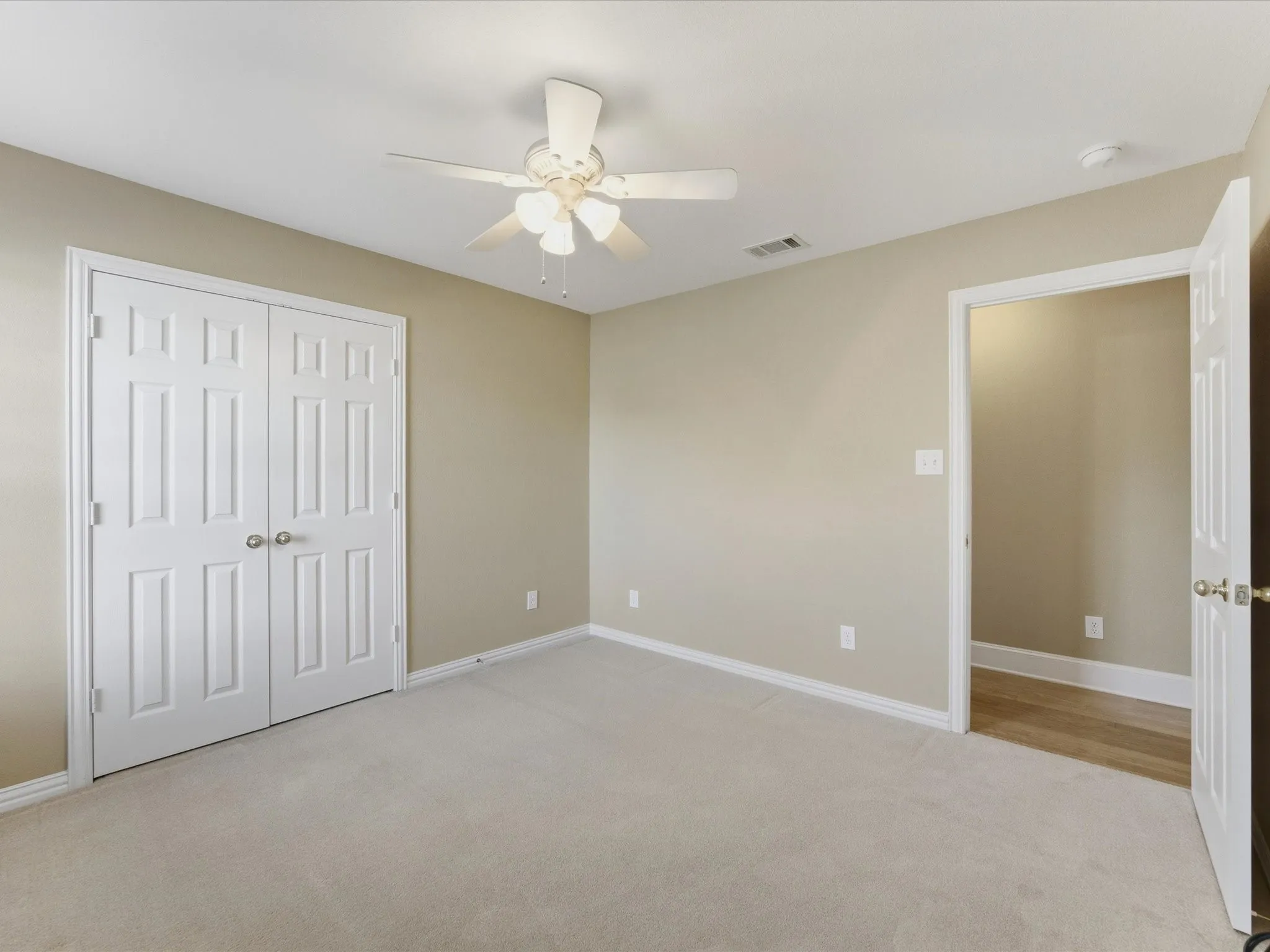 Single Family Residence For Sale in Ellis County , 6671 Fm 660, Ennis, Texas 75119, 4 Bedroom, 2 Bathroom, 3 Garage spaces, 2,640 Sqft, built in 2006, mls#21231402, Real Estate Agent in Ennis, Homes For Sale in Ellis county, Homes For Sale in Ennis, Realtor in Ennis Texas, Real Estate Brokerage Independent Realty Texas, Luminita Cordes Realtor
