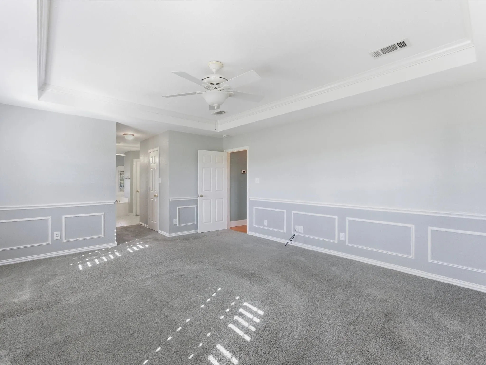Single Family Residence For Sale in Ellis County , 6671 Fm 660, Ennis, Texas 75119, 4 Bedroom, 2 Bathroom, 3 Garage spaces, 2,640 Sqft, built in 2006, mls#21231402, Real Estate Agent in Ennis, Homes For Sale in Ellis county, Homes For Sale in Ennis, Realtor in Ennis Texas, Real Estate Brokerage Independent Realty Texas, Luminita Cordes Realtor