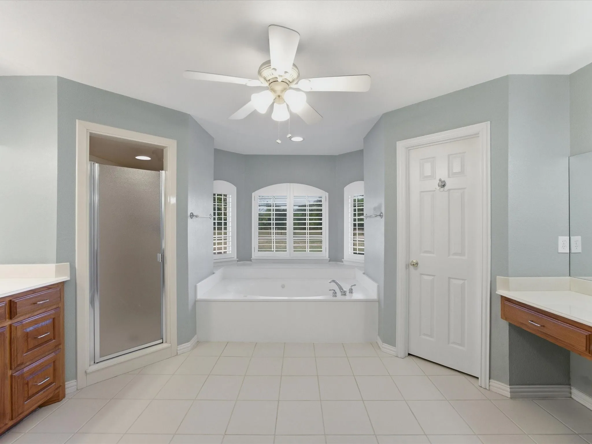 Single Family Residence For Sale in Ellis County , 6671 Fm 660, Ennis, Texas 75119, 4 Bedroom, 2 Bathroom, 3 Garage spaces, 2,640 Sqft, built in 2006, mls#21231402, Real Estate Agent in Ennis, Homes For Sale in Ellis county, Homes For Sale in Ennis, Realtor in Ennis Texas, Real Estate Brokerage Independent Realty Texas, Luminita Cordes Realtor