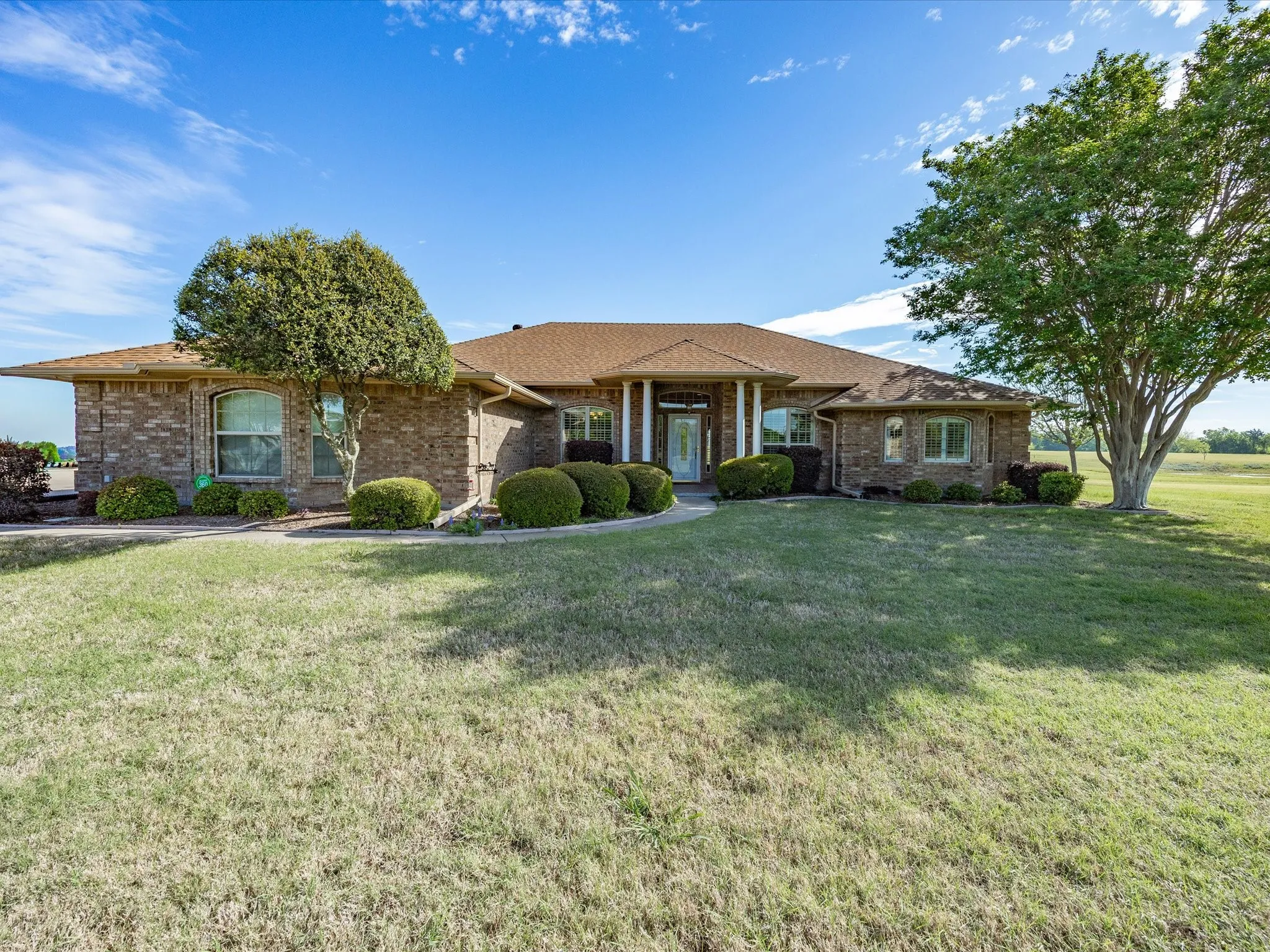 Single Family Residence For Sale in Ellis County , 6671 Fm 660, Ennis, Texas 75119, 4 Bedroom, 2 Bathroom, 3 Garage spaces, 2,640 Sqft, built in 2006, mls#21231402, Real Estate Agent in Ennis, Homes For Sale in Ellis county, Homes For Sale in Ennis, Realtor in Ennis Texas, Real Estate Brokerage Independent Realty Texas, Luminita Cordes Realtor