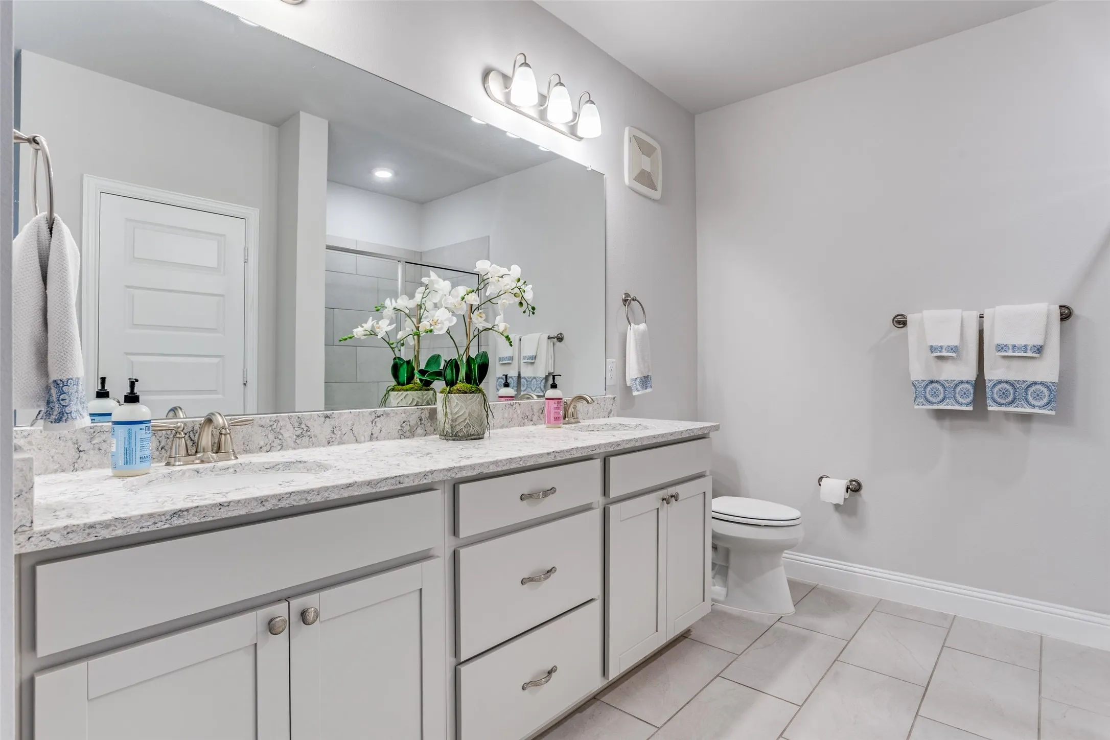 Condominium For Sale in Collin County , 651 N Watters Road 1206, Allen, Texas 75013, 3 Bedroom, 2 Bathroom, 1 Garage spaces, 2,063 Sqft, built in 2022, Preowned, mls#21232760, Real Estate Agent in Allen, Homes For Sale in Collin county, Homes For Sale in Allen, Realtor in Allen Texas, Real Estate Brokerage Independent Realty Texas, Luminita Cordes Realtor