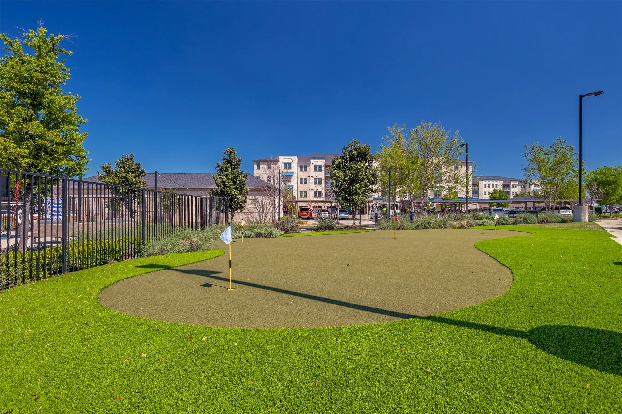 Community putting green