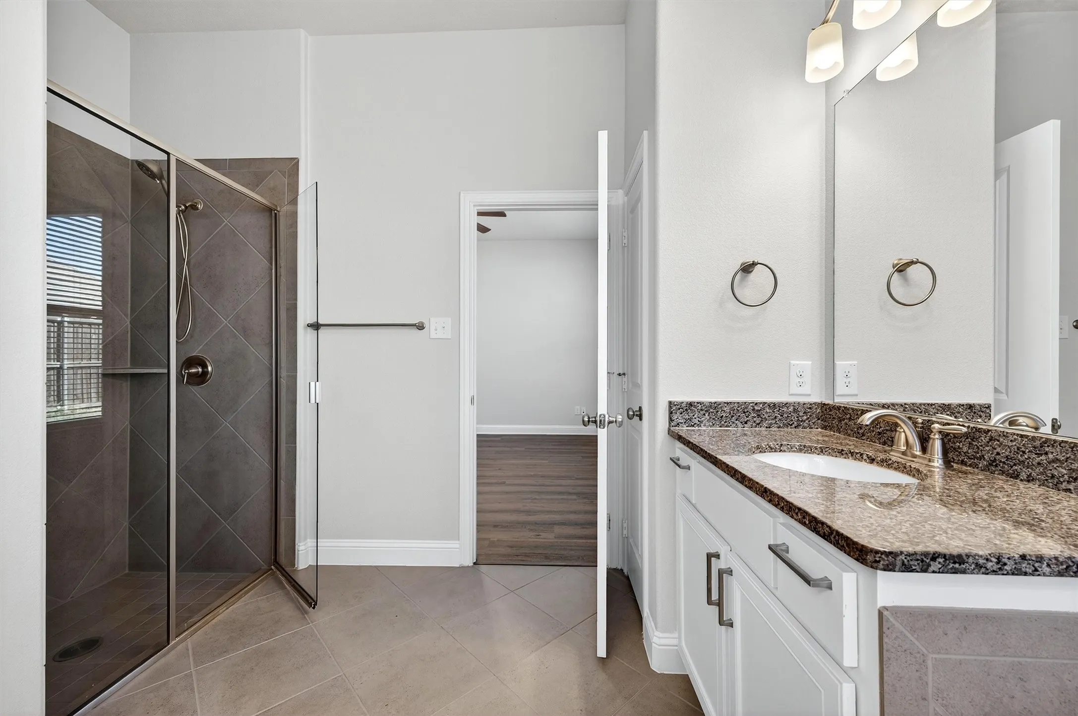 Single Family Residence For Sale in Collin County , 2303 Knox Way, Melissa, Texas 75454, 5 Bedroom, 3 Bathroom, 2 Garage spaces, 2,915 Sqft, built in 2016, Preowned, mls#21232788, Real Estate Agent in Melissa, Homes For Sale in Collin county, Homes For Sale in Melissa, Realtor in Melissa Texas, Real Estate Brokerage Independent Realty Texas, Luminita Cordes Realtor