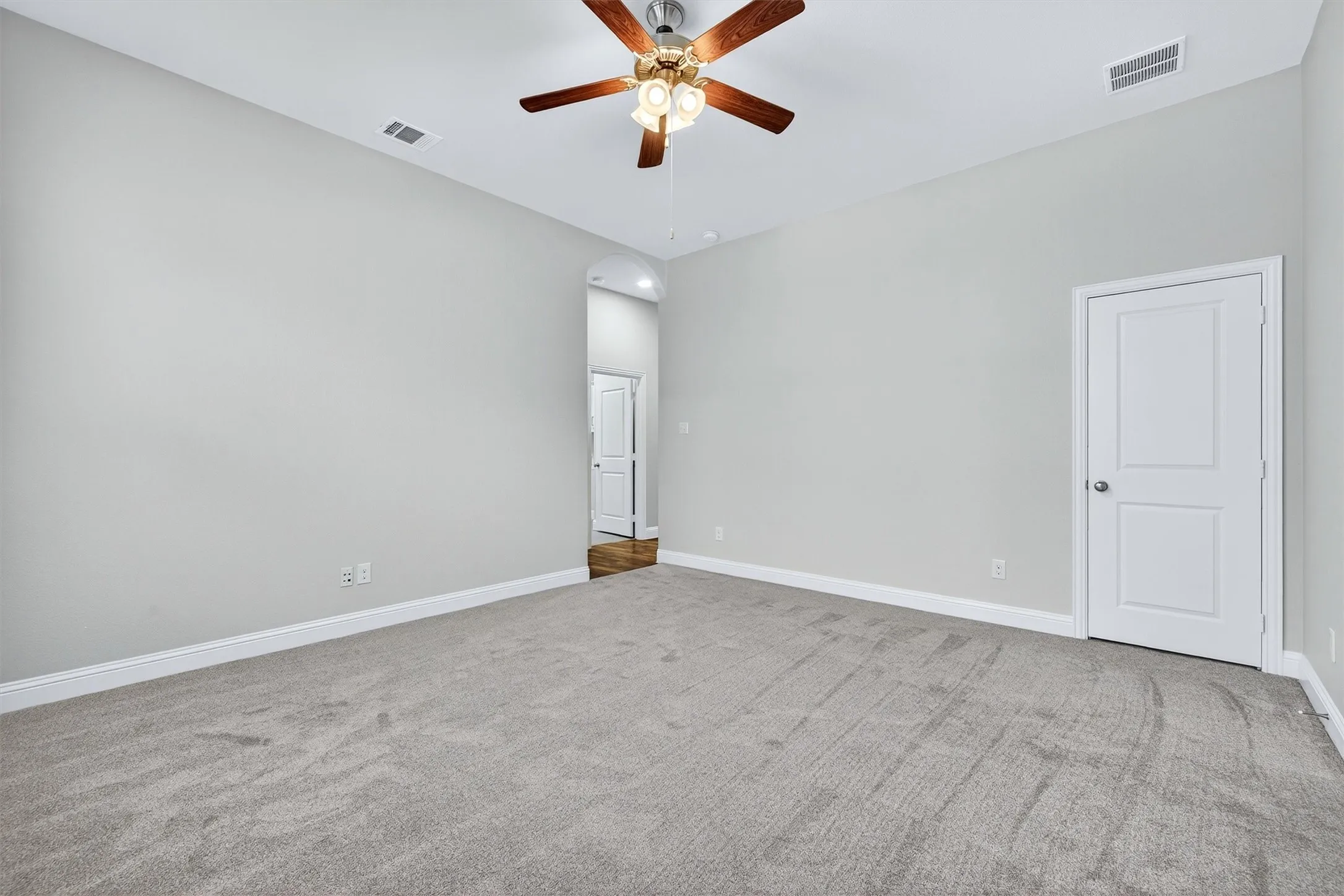 Single Family Residence For Sale in Collin County , 2303 Knox Way, Melissa, Texas 75454, 5 Bedroom, 3 Bathroom, 2 Garage spaces, 2,915 Sqft, built in 2016, Preowned, mls#21232788, Real Estate Agent in Melissa, Homes For Sale in Collin county, Homes For Sale in Melissa, Realtor in Melissa Texas, Real Estate Brokerage Independent Realty Texas, Luminita Cordes Realtor