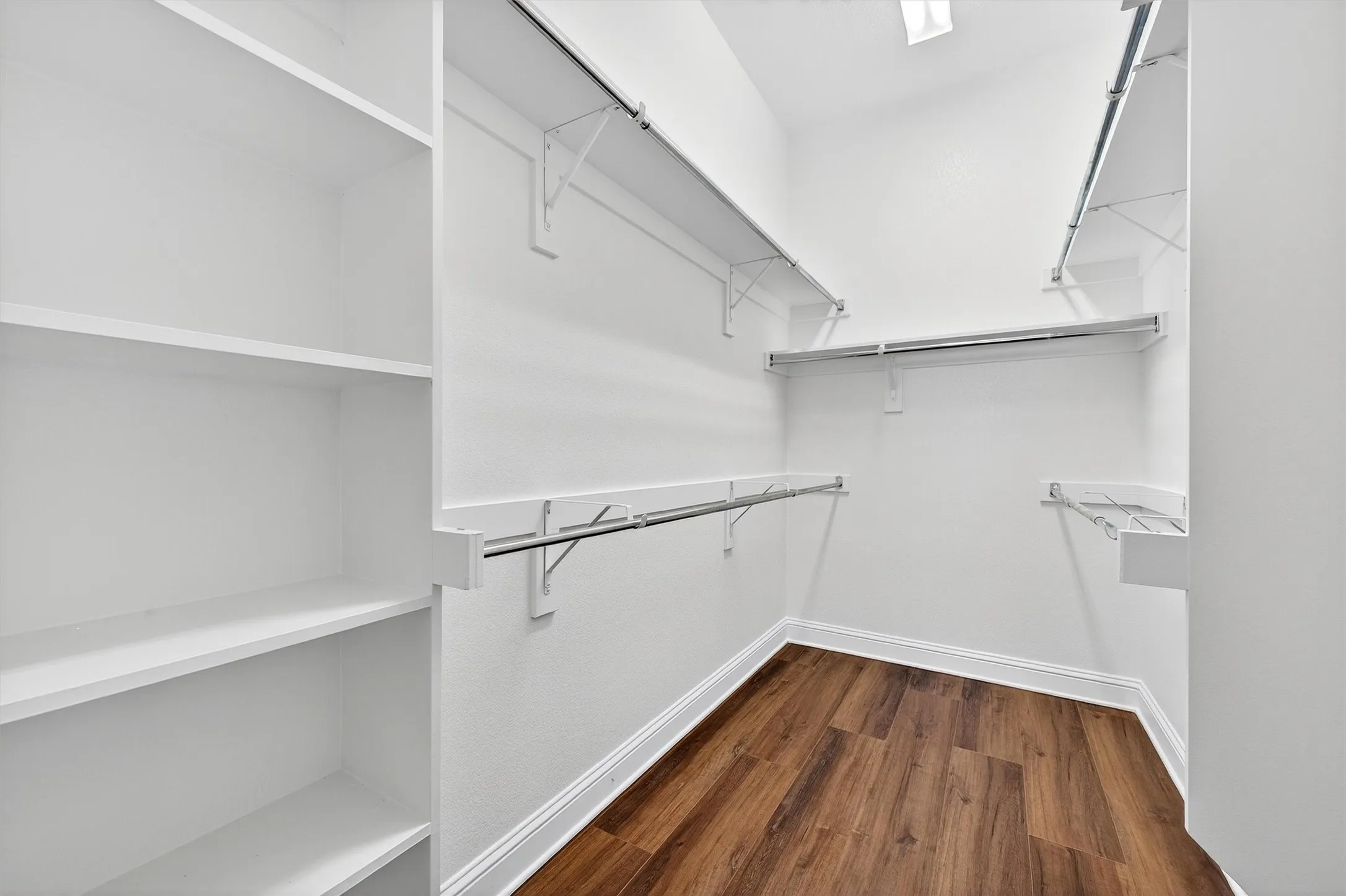 Single Family Residence For Sale in Collin County , 2303 Knox Way, Melissa, Texas 75454, 5 Bedroom, 3 Bathroom, 2 Garage spaces, 2,915 Sqft, built in 2016, Preowned, mls#21232788, Real Estate Agent in Melissa, Homes For Sale in Collin county, Homes For Sale in Melissa, Realtor in Melissa Texas, Real Estate Brokerage Independent Realty Texas, Luminita Cordes Realtor
