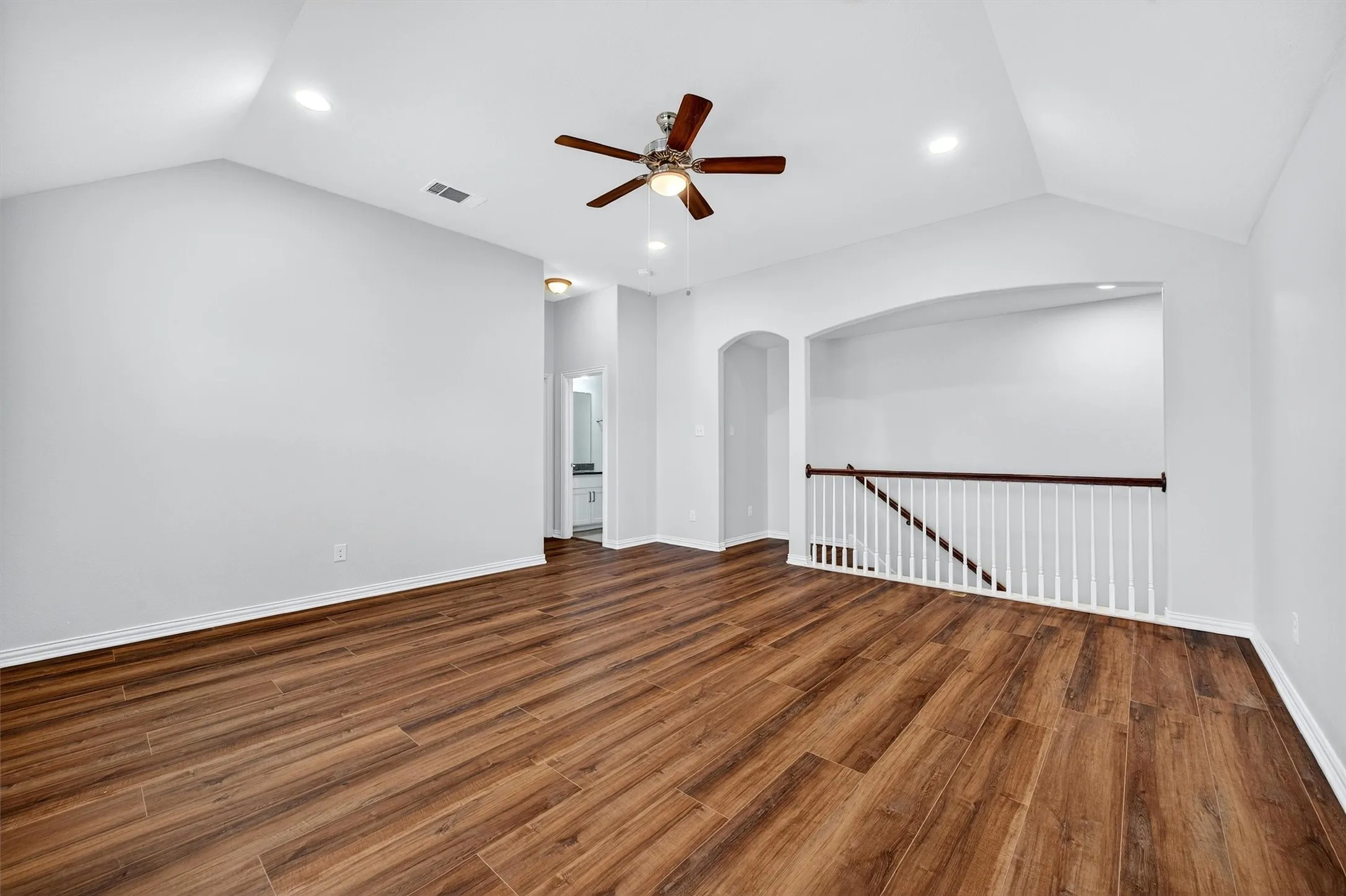 Single Family Residence For Sale in Collin County , 2303 Knox Way, Melissa, Texas 75454, 5 Bedroom, 3 Bathroom, 2 Garage spaces, 2,915 Sqft, built in 2016, Preowned, mls#21232788, Real Estate Agent in Melissa, Homes For Sale in Collin county, Homes For Sale in Melissa, Realtor in Melissa Texas, Real Estate Brokerage Independent Realty Texas, Luminita Cordes Realtor