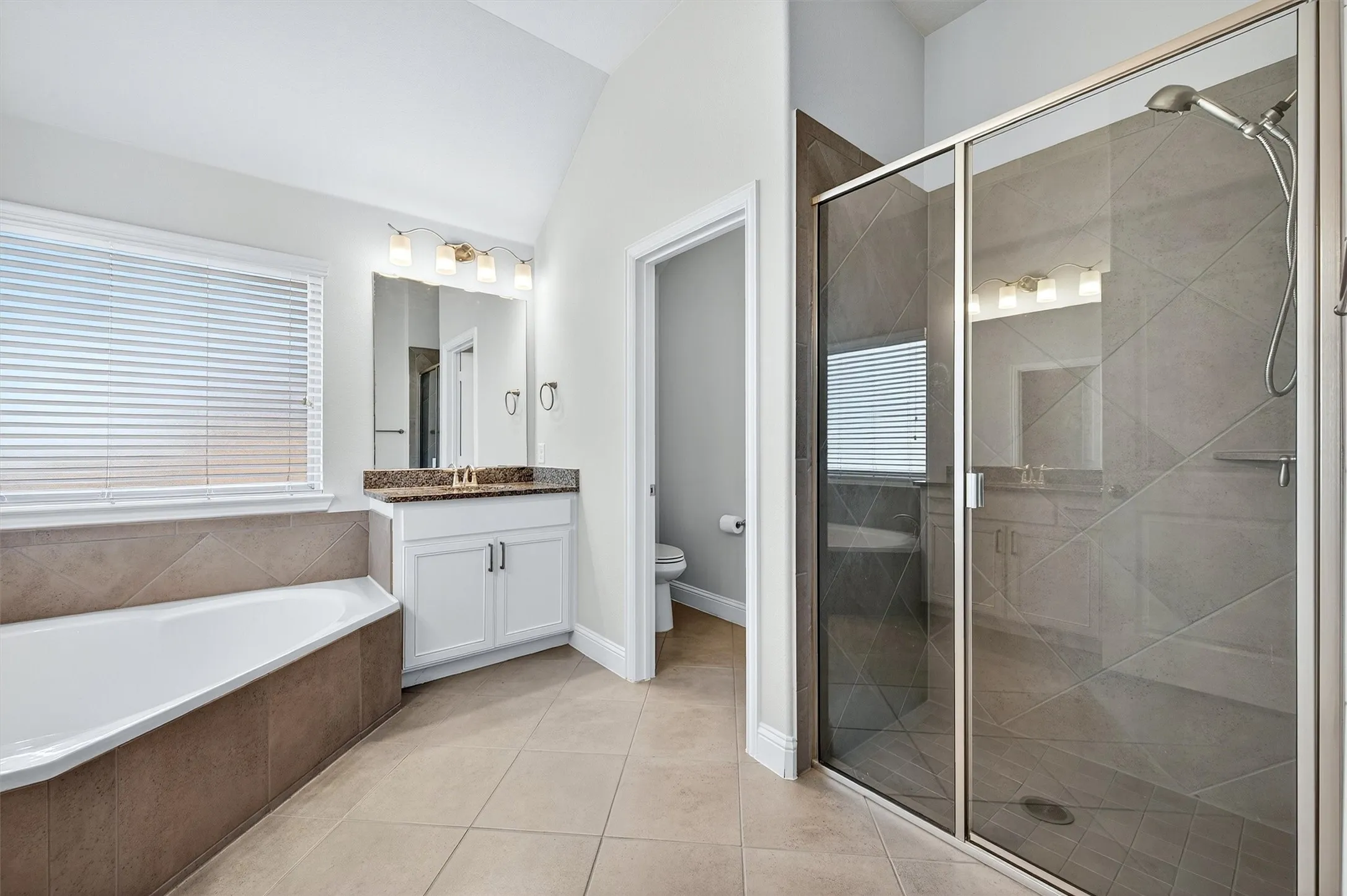 Single Family Residence For Sale in Collin County , 2303 Knox Way, Melissa, Texas 75454, 5 Bedroom, 3 Bathroom, 2 Garage spaces, 2,915 Sqft, built in 2016, Preowned, mls#21232788, Real Estate Agent in Melissa, Homes For Sale in Collin county, Homes For Sale in Melissa, Realtor in Melissa Texas, Real Estate Brokerage Independent Realty Texas, Luminita Cordes Realtor