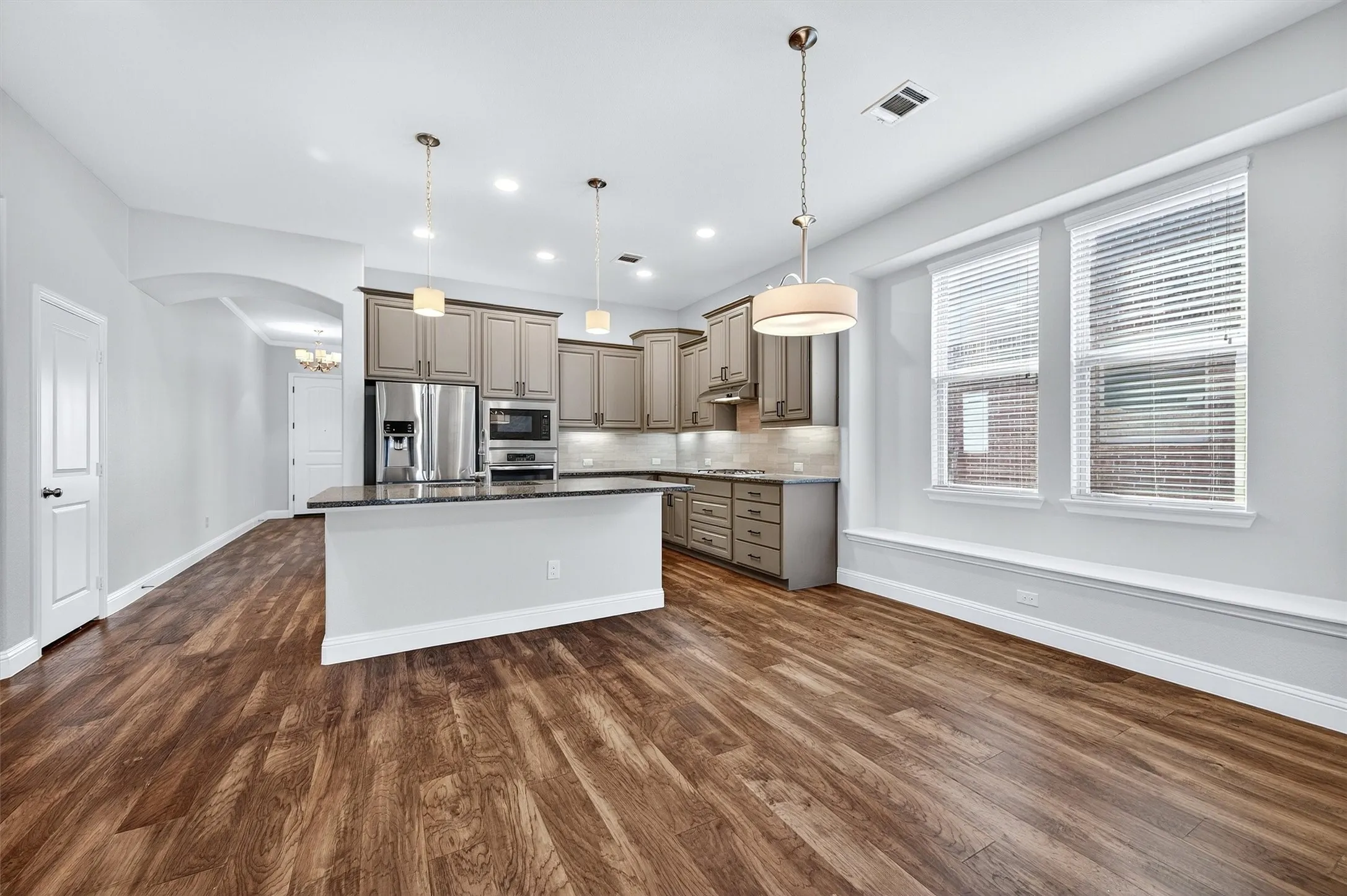 Single Family Residence For Sale in Collin County , 2303 Knox Way, Melissa, Texas 75454, 5 Bedroom, 3 Bathroom, 2 Garage spaces, 2,915 Sqft, built in 2016, Preowned, mls#21232788, Real Estate Agent in Melissa, Homes For Sale in Collin county, Homes For Sale in Melissa, Realtor in Melissa Texas, Real Estate Brokerage Independent Realty Texas, Luminita Cordes Realtor