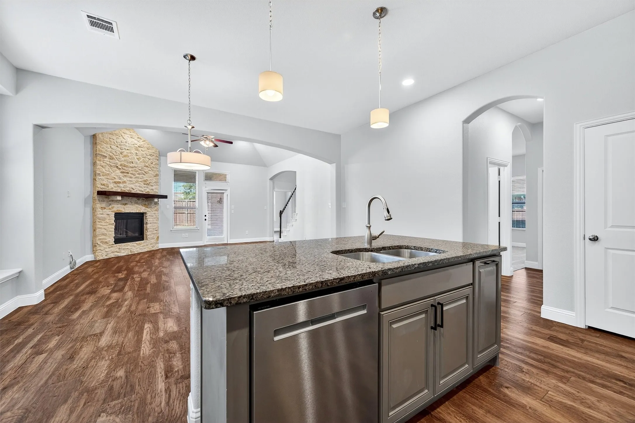 Single Family Residence For Sale in Collin County , 2303 Knox Way, Melissa, Texas 75454, 5 Bedroom, 3 Bathroom, 2 Garage spaces, 2,915 Sqft, built in 2016, Preowned, mls#21232788, Real Estate Agent in Melissa, Homes For Sale in Collin county, Homes For Sale in Melissa, Realtor in Melissa Texas, Real Estate Brokerage Independent Realty Texas, Luminita Cordes Realtor