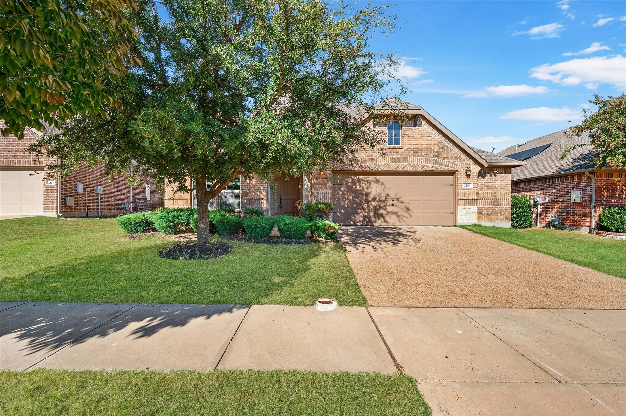 Single Family Residence For Sale in Collin County , 2303 Knox Way, Melissa, Texas 75454, 5 Bedroom, 3 Bathroom, 2 Garage spaces, 2,915 Sqft, built in 2016, Preowned, mls#21232788, Real Estate Agent in Melissa, Homes For Sale in Collin county, Homes For Sale in Melissa, Realtor in Melissa Texas, Real Estate Brokerage Independent Realty Texas, Luminita Cordes Realtor