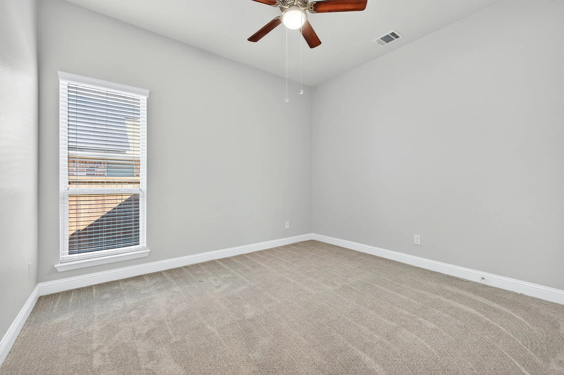 Single Family Residence For Sale in Collin County , 2303 Knox Way, Melissa, Texas 75454, 5 Bedroom, 3 Bathroom, 2 Garage spaces, 2,915 Sqft, built in 2016, Preowned, mls#21232788, Real Estate Agent in Melissa, Homes For Sale in Collin county, Homes For Sale in Melissa, Realtor in Melissa Texas, Real Estate Brokerage Independent Realty Texas, Luminita Cordes Realtor