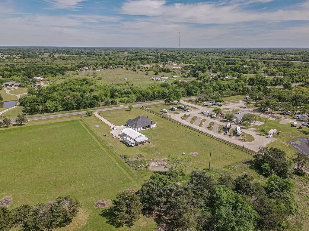Single Family Residence For Sale in Hunt County , 5280 Fm 36 S, Caddo Mills, Texas 75135, 4 Bedroom, 4 Bathroom, 2 Garage spaces, 2,771 Sqft, built in 2022, Preowned, mls#21232025, Real Estate Agent in Caddo Mills, Homes For Sale in Hunt county, Homes For Sale in Caddo Mills, Realtor in Caddo Mills Texas, Real Estate Brokerage Independent Realty Texas, Luminita Cordes Realtor