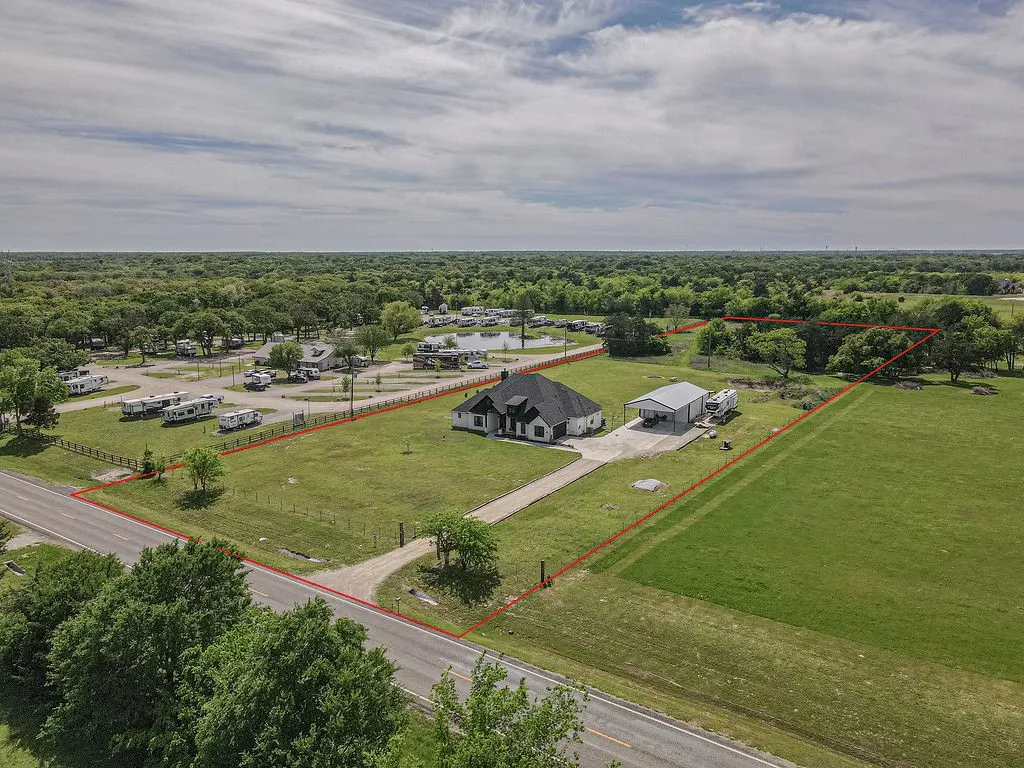 Single Family Residence For Sale in Hunt County , 5280 Fm 36 S, Caddo Mills, Texas 75135, 4 Bedroom, 4 Bathroom, 2 Garage spaces, 2,771 Sqft, built in 2022, Preowned, mls#21232025, Real Estate Agent in Caddo Mills, Homes For Sale in Hunt county, Homes For Sale in Caddo Mills, Realtor in Caddo Mills Texas, Real Estate Brokerage Independent Realty Texas, Luminita Cordes Realtor