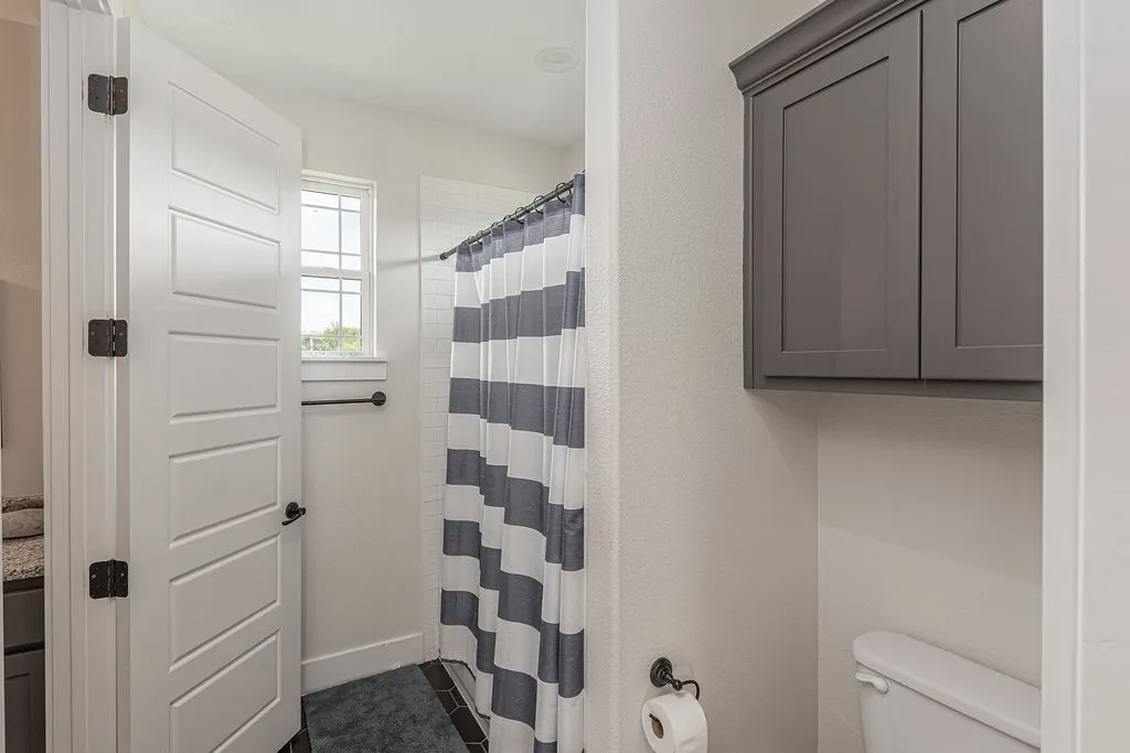 En suite -Connected to bathroom