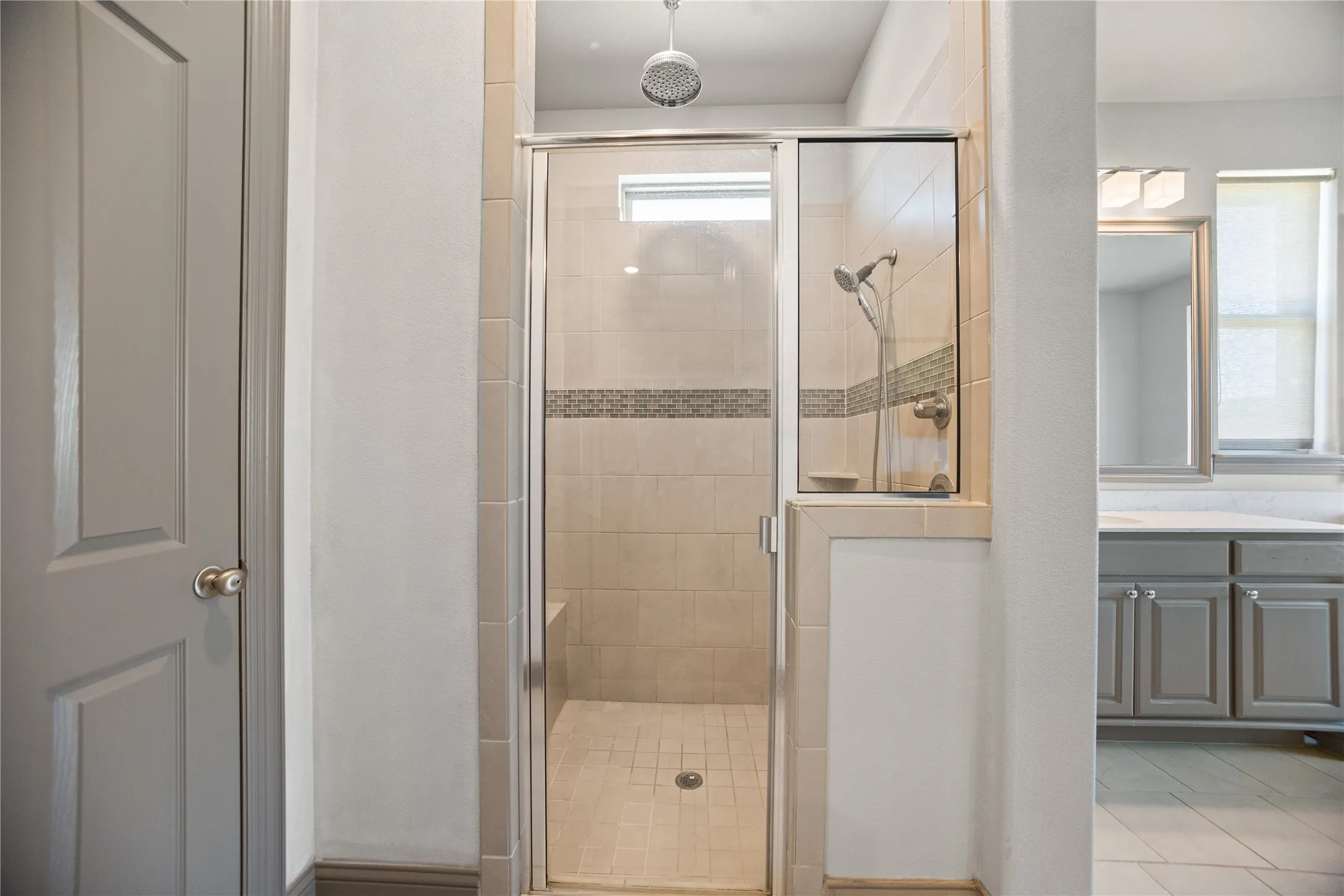 Single Family Residence For Sale in Tarrant County , 204 Townsend Drive, Haslet, Texas 76052, 5 Bedroom, 3 Bathroom, 3 Garage spaces, 3,389 Sqft, built in 2019, mls#21234358, Real Estate Agent in Haslet, Homes For Sale in Tarrant county, Homes For Sale in Haslet, Realtor in Haslet Texas, Real Estate Brokerage Independent Realty Texas, Luminita Cordes Realtor