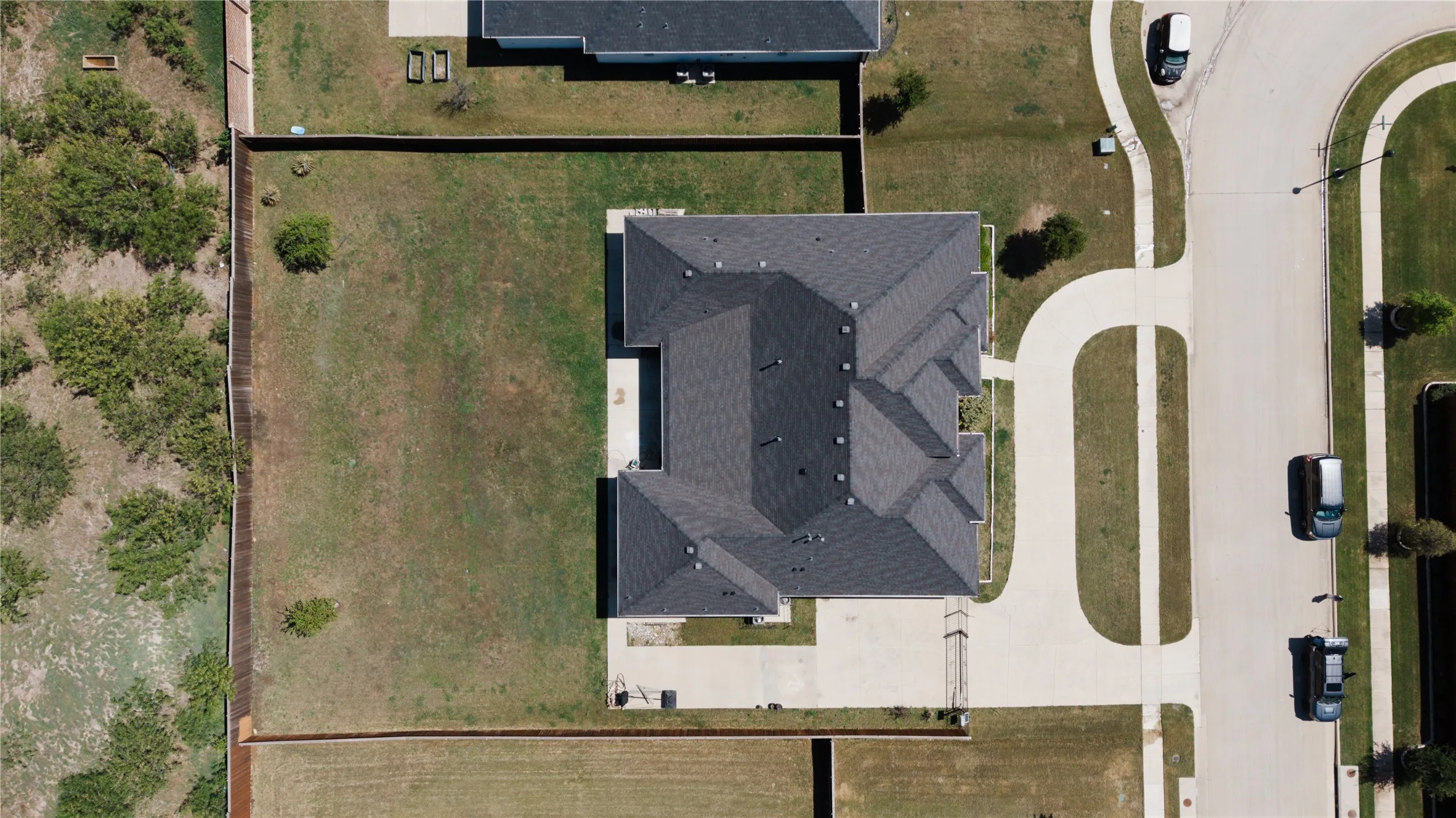 Single Family Residence For Sale in Tarrant County , 204 Townsend Drive, Haslet, Texas 76052, 5 Bedroom, 3 Bathroom, 3 Garage spaces, 3,389 Sqft, built in 2019, mls#21234358, Real Estate Agent in Haslet, Homes For Sale in Tarrant county, Homes For Sale in Haslet, Realtor in Haslet Texas, Real Estate Brokerage Independent Realty Texas, Luminita Cordes Realtor