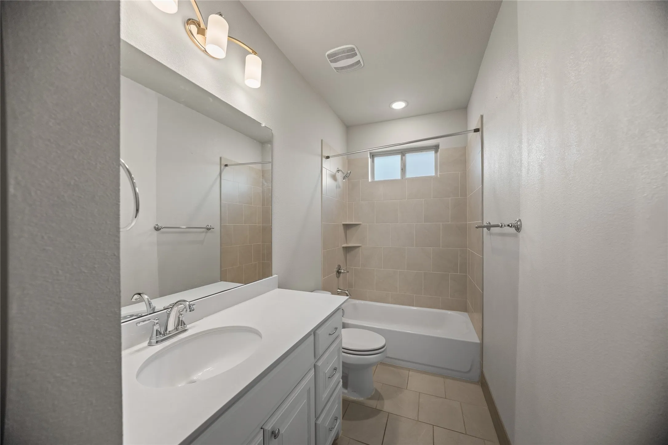 Single Family Residence For Sale in Tarrant County , 204 Townsend Drive, Haslet, Texas 76052, 5 Bedroom, 3 Bathroom, 3 Garage spaces, 3,389 Sqft, built in 2019, mls#21234358, Real Estate Agent in Haslet, Homes For Sale in Tarrant county, Homes For Sale in Haslet, Realtor in Haslet Texas, Real Estate Brokerage Independent Realty Texas, Luminita Cordes Realtor