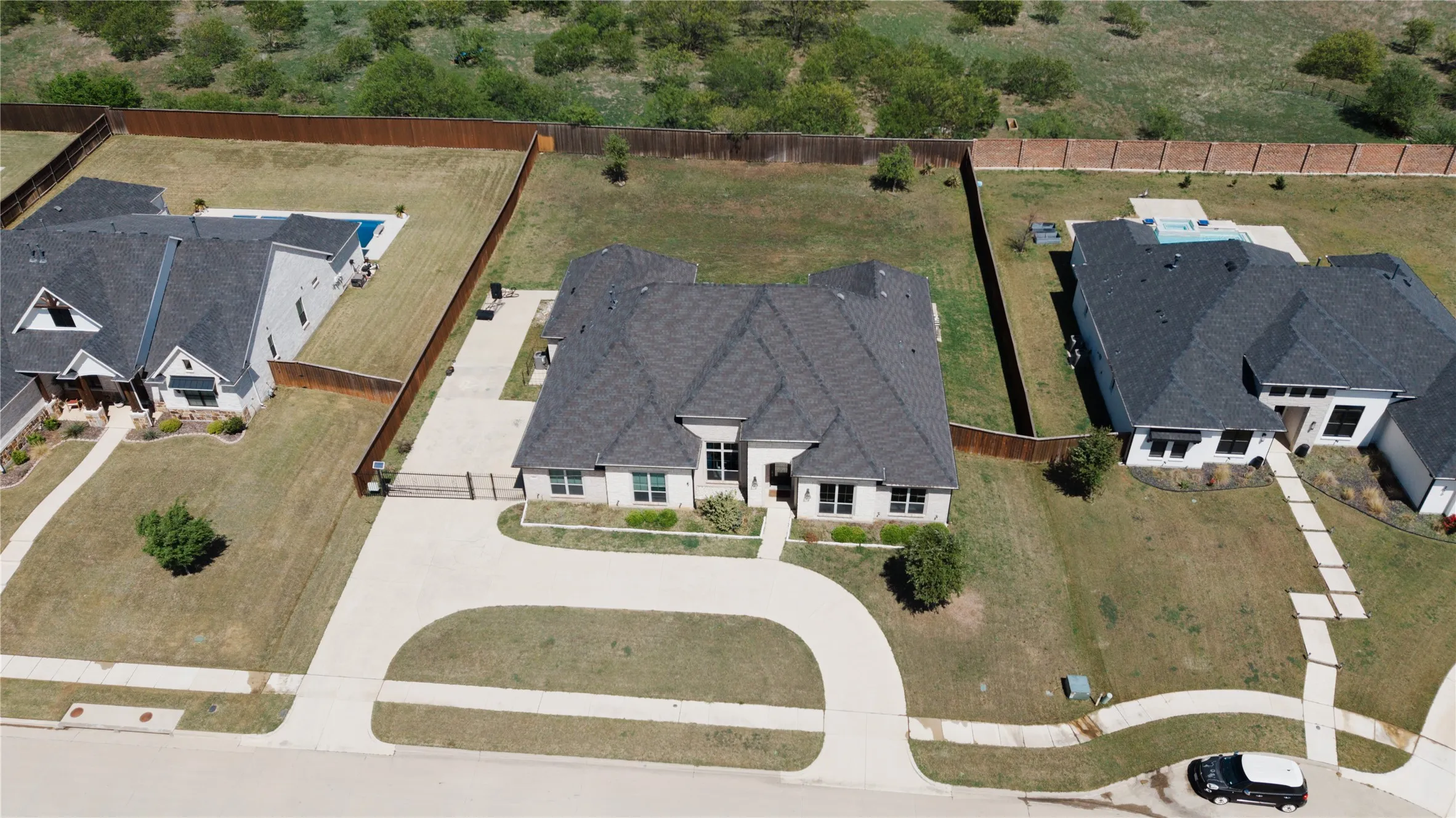 Single Family Residence For Sale in Tarrant County , 204 Townsend Drive, Haslet, Texas 76052, 5 Bedroom, 3 Bathroom, 3 Garage spaces, 3,389 Sqft, built in 2019, mls#21234358, Real Estate Agent in Haslet, Homes For Sale in Tarrant county, Homes For Sale in Haslet, Realtor in Haslet Texas, Real Estate Brokerage Independent Realty Texas, Luminita Cordes Realtor