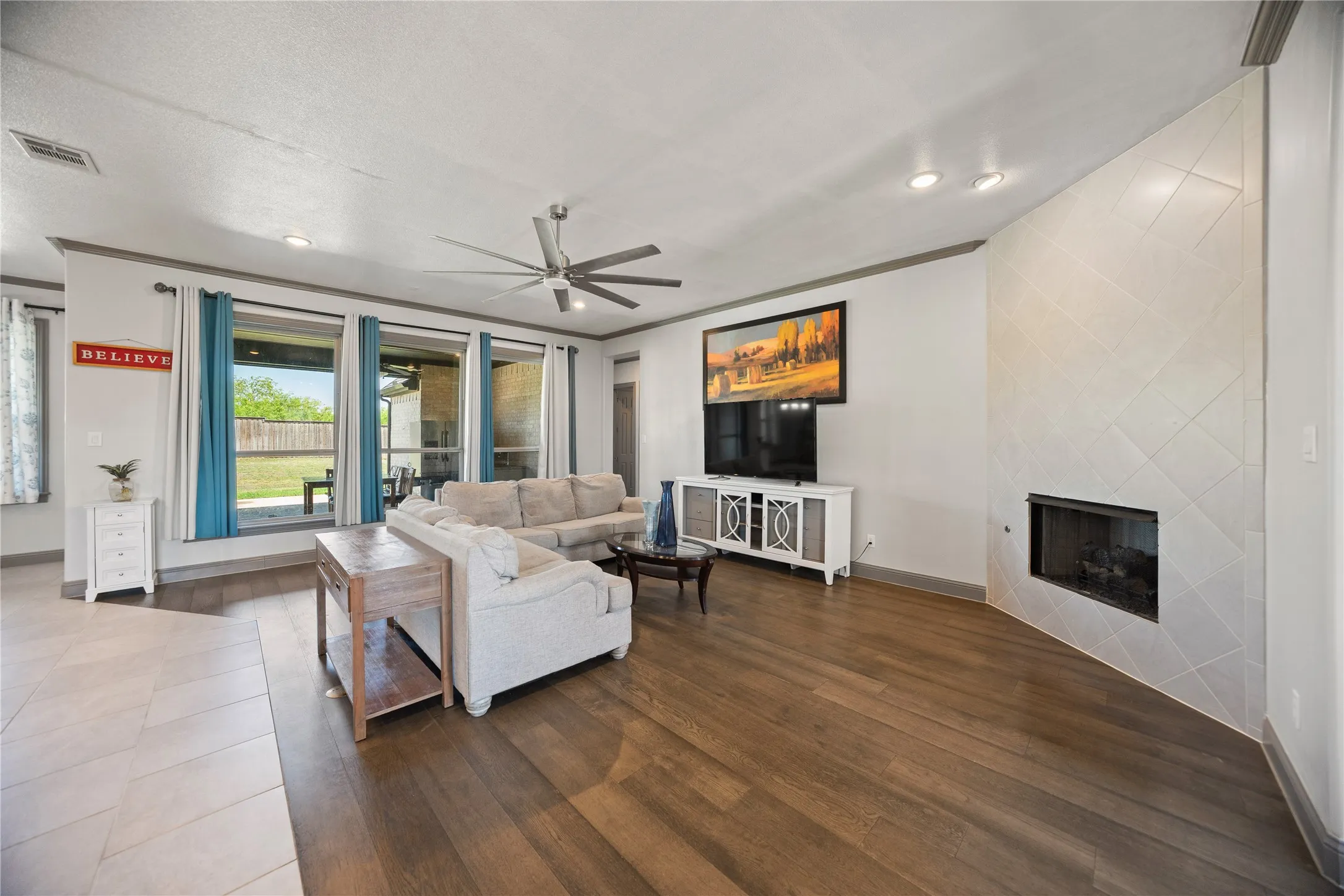 Single Family Residence For Sale in Tarrant County , 204 Townsend Drive, Haslet, Texas 76052, 5 Bedroom, 3 Bathroom, 3 Garage spaces, 3,389 Sqft, built in 2019, mls#21234358, Real Estate Agent in Haslet, Homes For Sale in Tarrant county, Homes For Sale in Haslet, Realtor in Haslet Texas, Real Estate Brokerage Independent Realty Texas, Luminita Cordes Realtor
