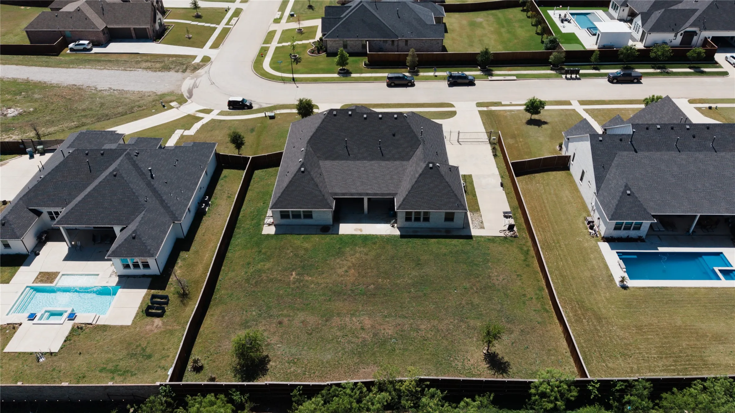 Single Family Residence For Sale in Tarrant County , 204 Townsend Drive, Haslet, Texas 76052, 5 Bedroom, 3 Bathroom, 3 Garage spaces, 3,389 Sqft, built in 2019, mls#21234358, Real Estate Agent in Haslet, Homes For Sale in Tarrant county, Homes For Sale in Haslet, Realtor in Haslet Texas, Real Estate Brokerage Independent Realty Texas, Luminita Cordes Realtor