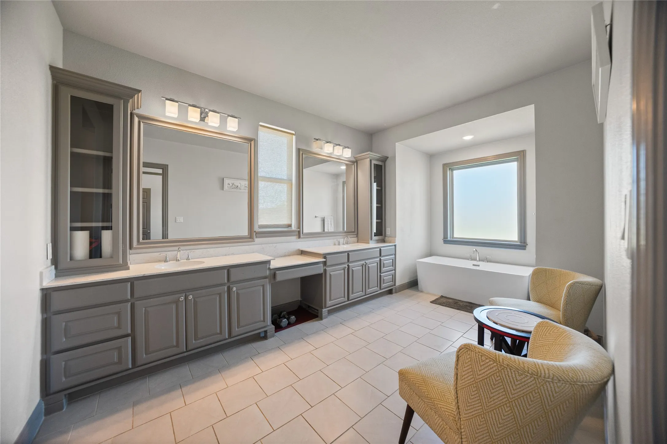 Single Family Residence For Sale in Tarrant County , 204 Townsend Drive, Haslet, Texas 76052, 5 Bedroom, 3 Bathroom, 3 Garage spaces, 3,389 Sqft, built in 2019, mls#21234358, Real Estate Agent in Haslet, Homes For Sale in Tarrant county, Homes For Sale in Haslet, Realtor in Haslet Texas, Real Estate Brokerage Independent Realty Texas, Luminita Cordes Realtor