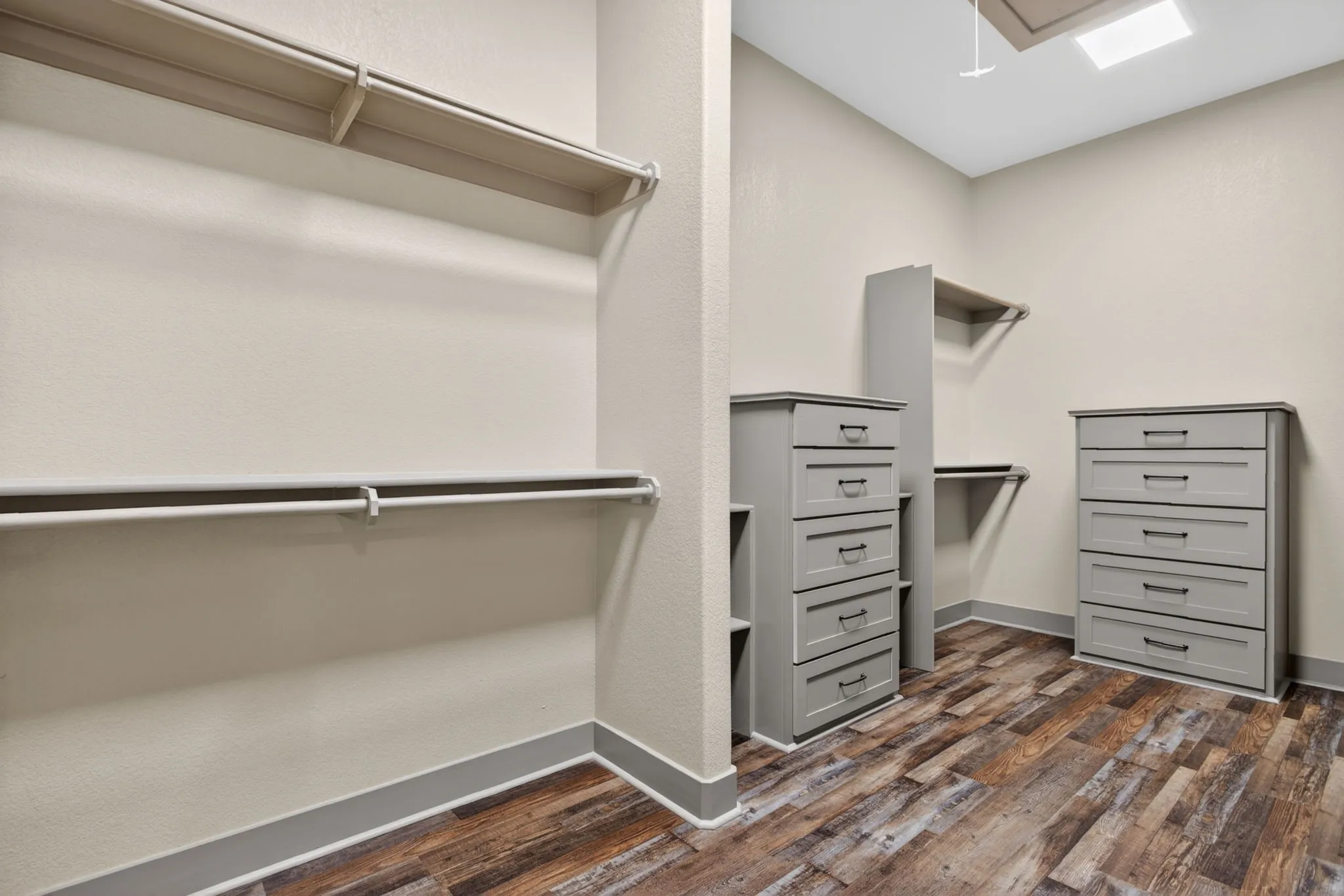 Single Family Residence For Sale in Parker County , 990 Doss Road, Millsap, Texas 76066, 3 Bedroom, 3 Bathroom, 3 Garage spaces, 2,800 Sqft, built in 2022, mls#21226498, Real Estate Agent in Millsap, Homes For Sale in Parker county, Homes For Sale in Millsap, Realtor in Millsap Texas, Real Estate Brokerage Independent Realty Texas, Luminita Cordes Realtor