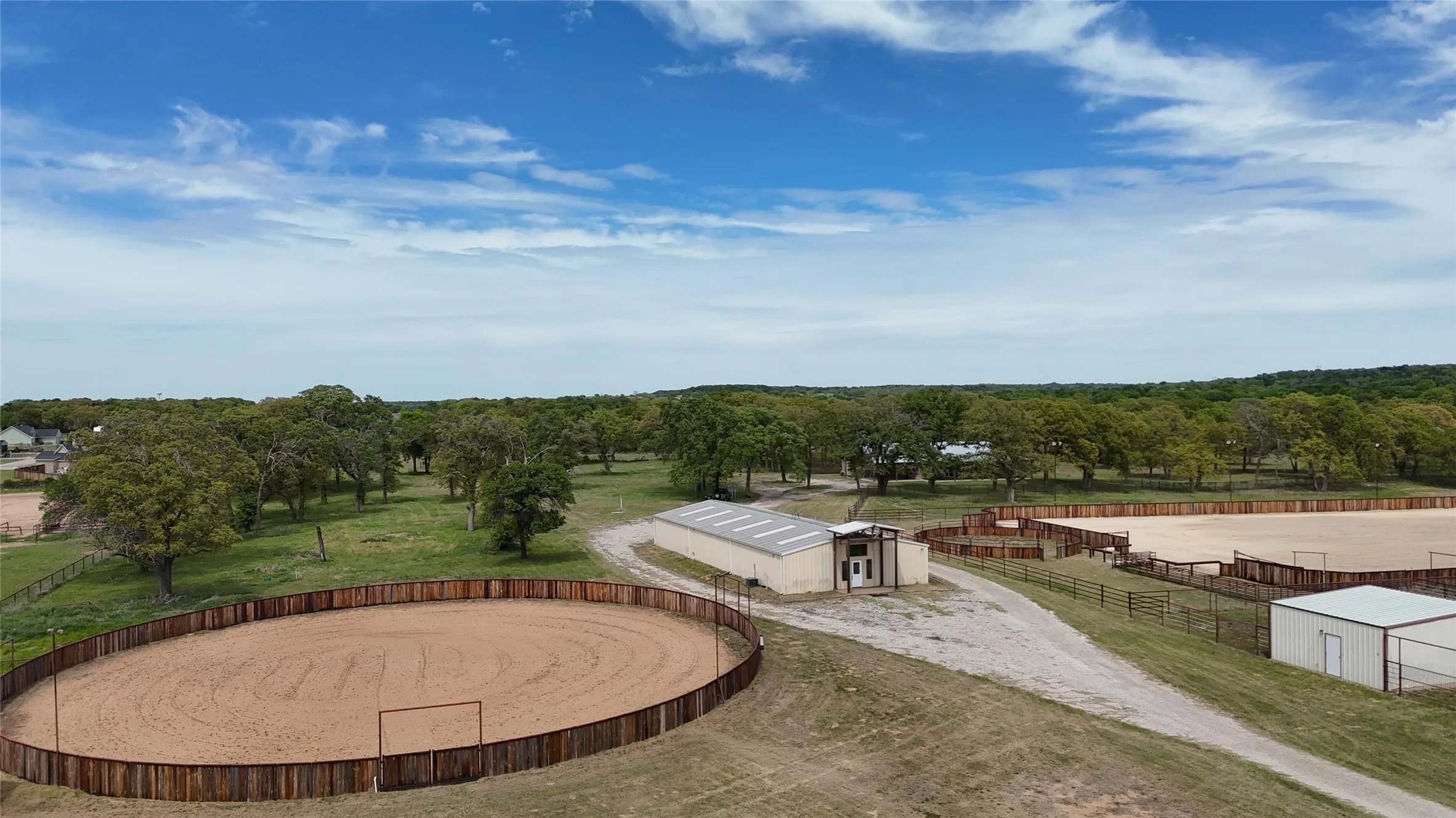 Single Family Residence For Sale in Parker County , 990 Doss Road, Millsap, Texas 76066, 3 Bedroom, 3 Bathroom, 3 Garage spaces, 2,800 Sqft, built in 2022, mls#21226498, Real Estate Agent in Millsap, Homes For Sale in Parker county, Homes For Sale in Millsap, Realtor in Millsap Texas, Real Estate Brokerage Independent Realty Texas, Luminita Cordes Realtor