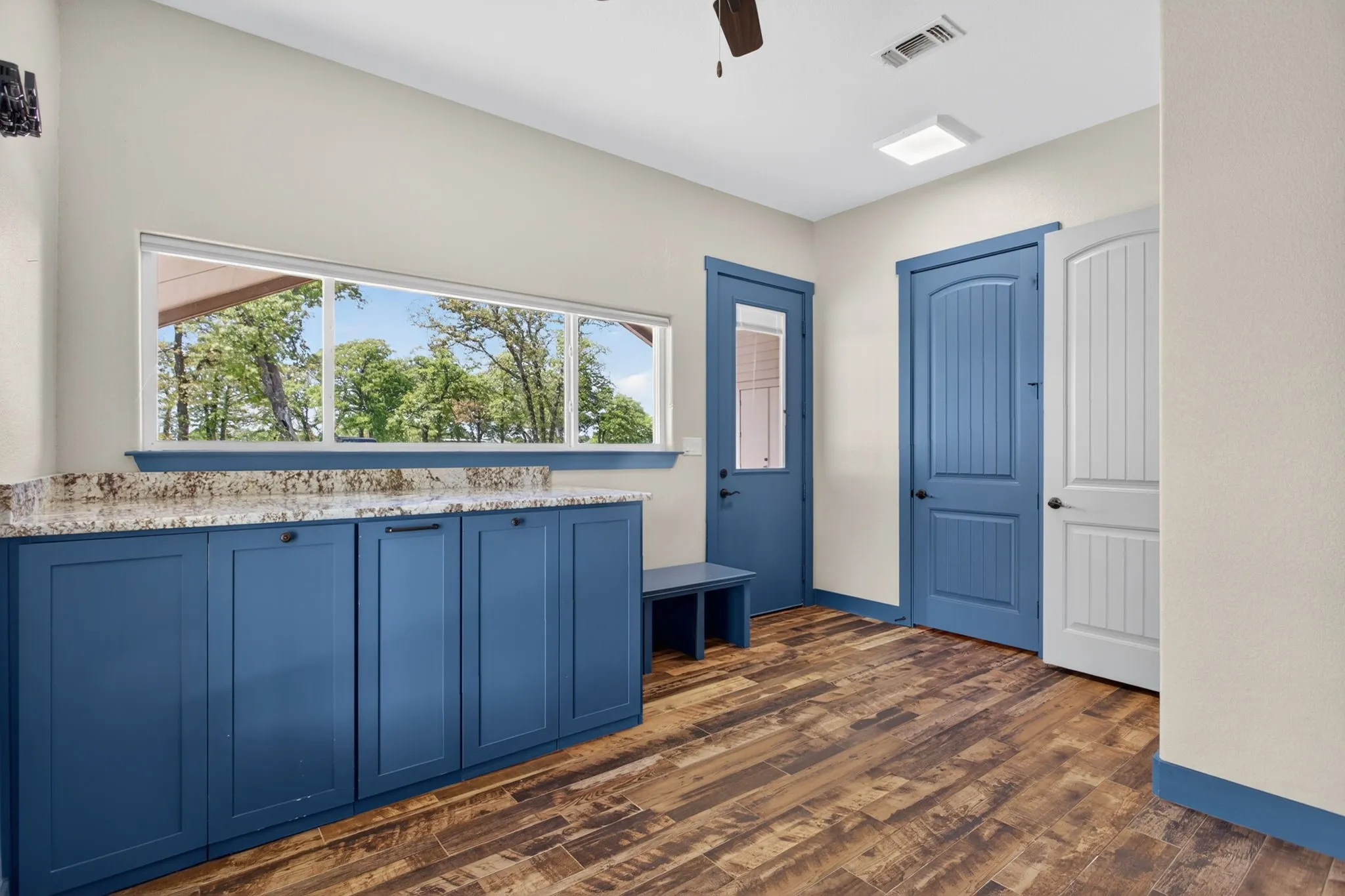 Single Family Residence For Sale in Parker County , 990 Doss Road, Millsap, Texas 76066, 3 Bedroom, 3 Bathroom, 3 Garage spaces, 2,800 Sqft, built in 2022, mls#21226498, Real Estate Agent in Millsap, Homes For Sale in Parker county, Homes For Sale in Millsap, Realtor in Millsap Texas, Real Estate Brokerage Independent Realty Texas, Luminita Cordes Realtor