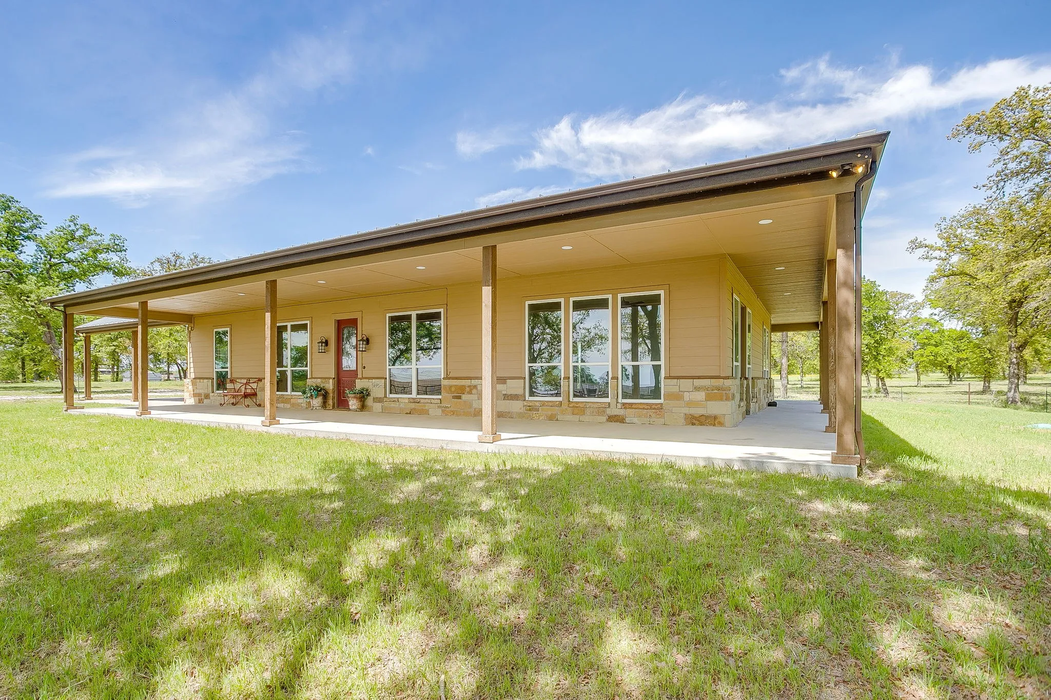 Single Family Residence For Sale in Parker County , 990 Doss Road, Millsap, Texas 76066, 3 Bedroom, 3 Bathroom, 3 Garage spaces, 2,800 Sqft, built in 2022, mls#21226498, Real Estate Agent in Millsap, Homes For Sale in Parker county, Homes For Sale in Millsap, Realtor in Millsap Texas, Real Estate Brokerage Independent Realty Texas, Luminita Cordes Realtor