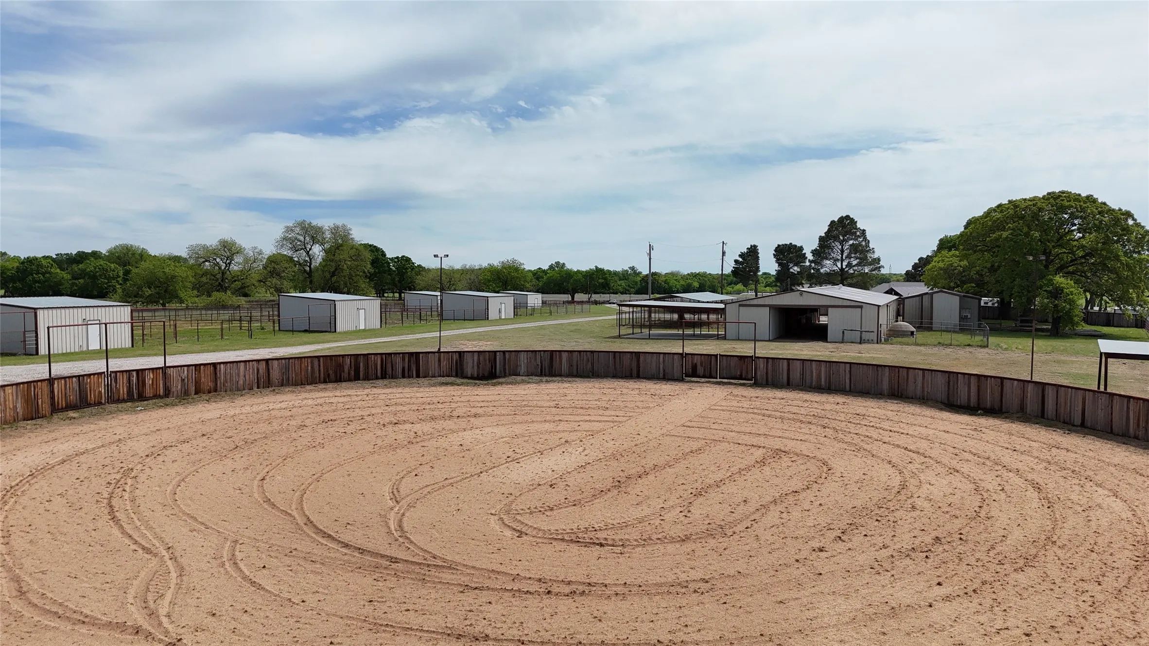 Single Family Residence For Sale in Parker County , 990 Doss Road, Millsap, Texas 76066, 3 Bedroom, 3 Bathroom, 3 Garage spaces, 2,800 Sqft, built in 2022, mls#21226498, Real Estate Agent in Millsap, Homes For Sale in Parker county, Homes For Sale in Millsap, Realtor in Millsap Texas, Real Estate Brokerage Independent Realty Texas, Luminita Cordes Realtor