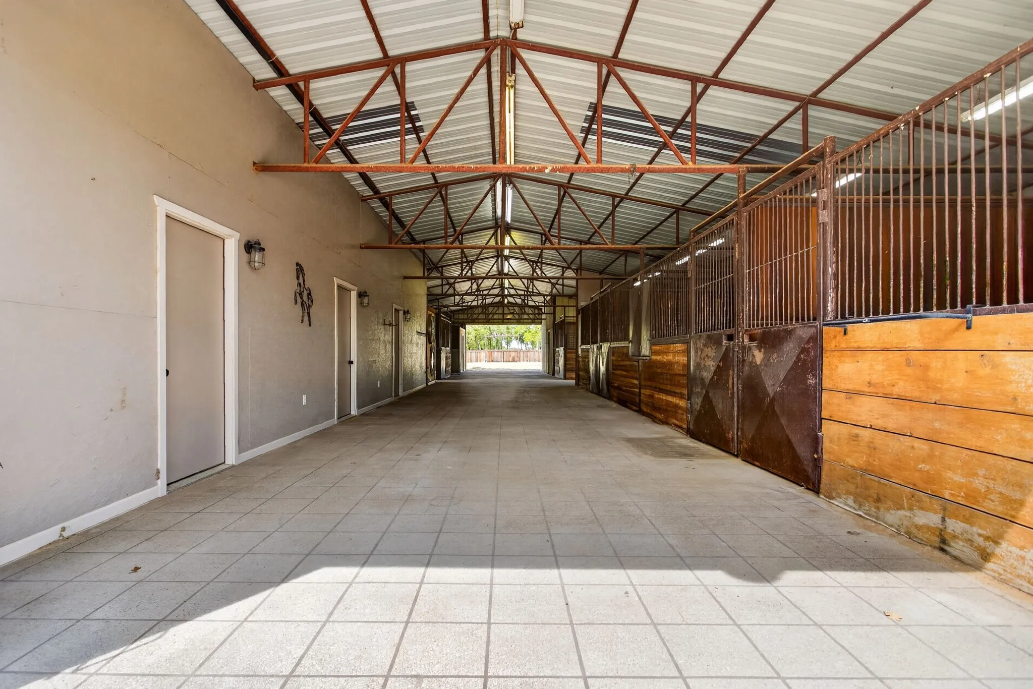 Single Family Residence For Sale in Parker County , 990 Doss Road, Millsap, Texas 76066, 3 Bedroom, 3 Bathroom, 3 Garage spaces, 2,800 Sqft, built in 2022, mls#21226498, Real Estate Agent in Millsap, Homes For Sale in Parker county, Homes For Sale in Millsap, Realtor in Millsap Texas, Real Estate Brokerage Independent Realty Texas, Luminita Cordes Realtor