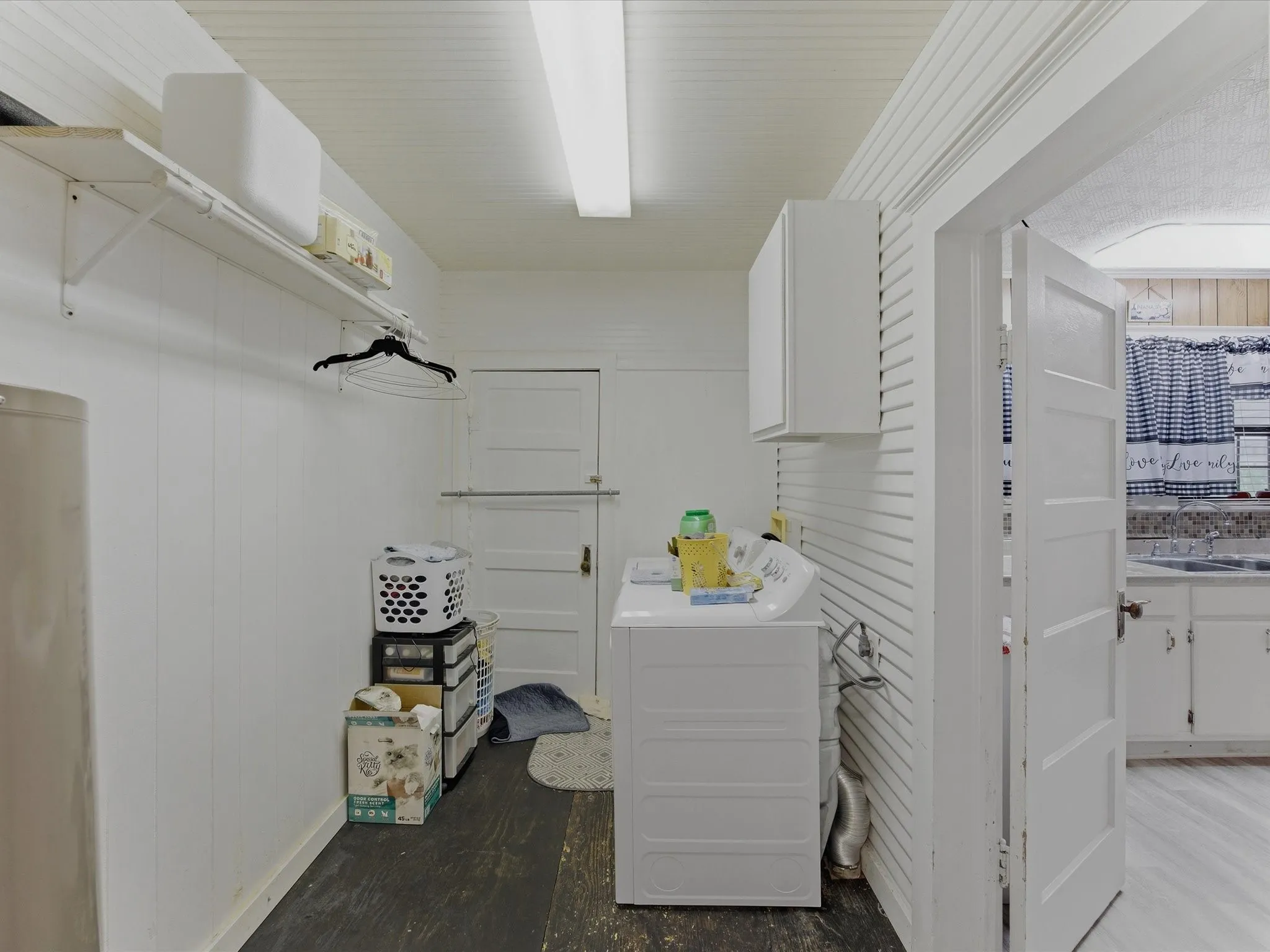 Single Family Residence For Sale in Ellis County , 2414 E Ennis Avenue A, Ennis, Texas 75119, 2 Bedroom, 1 Bathroom, Garage spaces, 1,076 Sqft, built in 1945, mls#21233183, Real Estate Agent in Ennis, Homes For Sale in Ellis county, Homes For Sale in Ennis, Realtor in Ennis Texas, Real Estate Brokerage Independent Realty Texas, Luminita Cordes Realtor