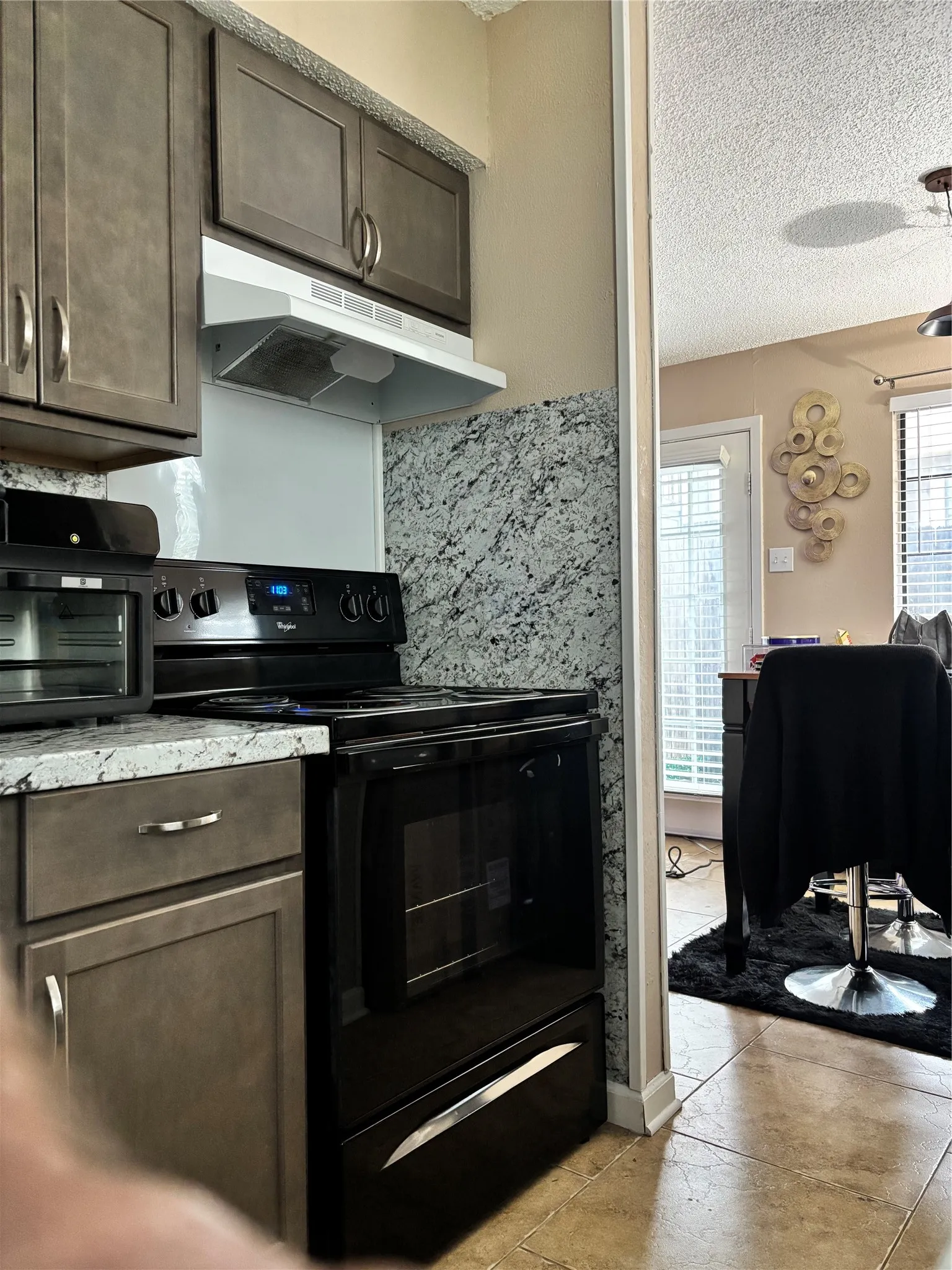Condominium For Sale in Dallas County , 1603 N Garrett Avenue 100, Dallas, Texas 75206, 1 Bedroom, 1 Bathroom, Garage spaces, 568 Sqft, built in 1982, Preowned, mls#21231546, Real Estate Agent in Dallas, Homes For Sale in Dallas county, Homes For Sale in Dallas, Realtor in Dallas Texas, Real Estate Brokerage Independent Realty Texas, Luminita Cordes Realtor