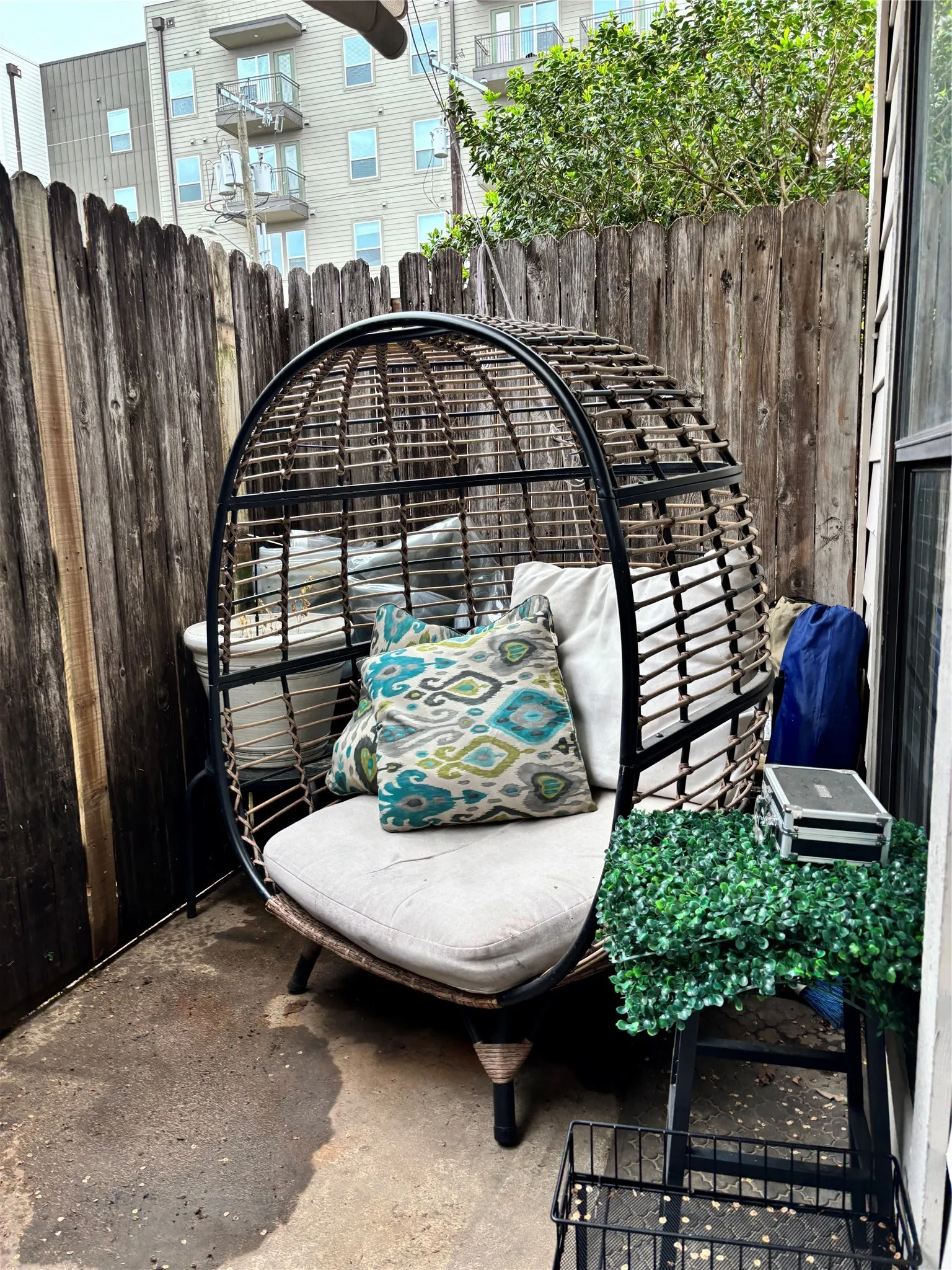 Condominium For Sale in Dallas County , 1603 N Garrett Avenue 100, Dallas, Texas 75206, 1 Bedroom, 1 Bathroom, Garage spaces, 568 Sqft, built in 1982, Preowned, mls#21231546, Real Estate Agent in Dallas, Homes For Sale in Dallas county, Homes For Sale in Dallas, Realtor in Dallas Texas, Real Estate Brokerage Independent Realty Texas, Luminita Cordes Realtor
