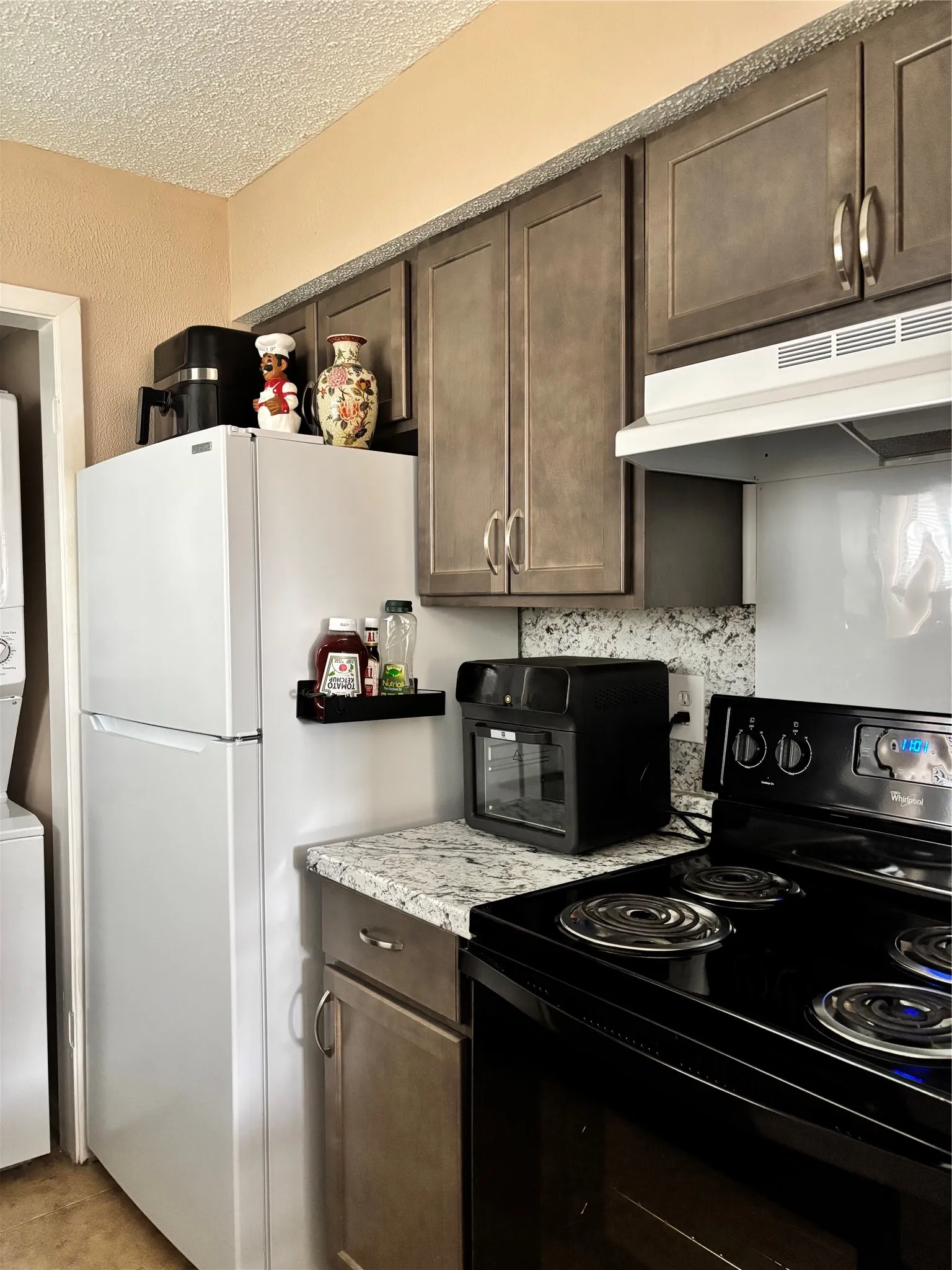 Condominium For Sale in Dallas County , 1603 N Garrett Avenue 100, Dallas, Texas 75206, 1 Bedroom, 1 Bathroom, Garage spaces, 568 Sqft, built in 1982, Preowned, mls#21231546, Real Estate Agent in Dallas, Homes For Sale in Dallas county, Homes For Sale in Dallas, Realtor in Dallas Texas, Real Estate Brokerage Independent Realty Texas, Luminita Cordes Realtor